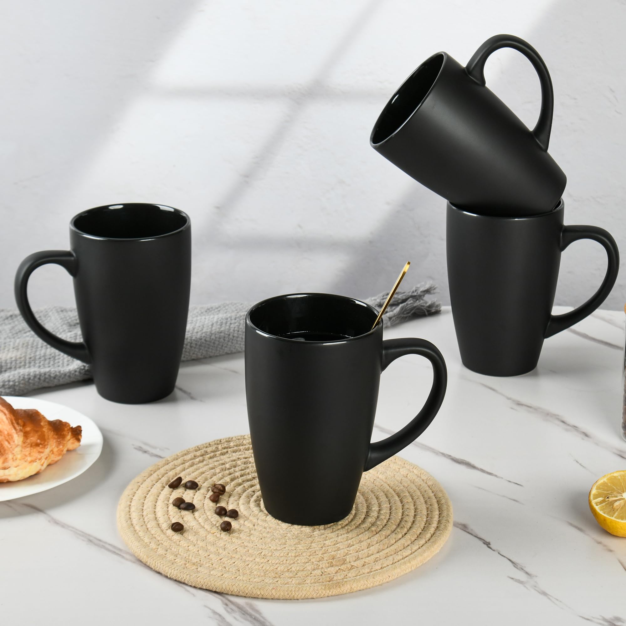 BYCNZB Juego de 4 tazas de café altas de cerámica extra grandes de 20 onzas para café, té, cacao caliente, aptas para lavavajillas y microondas (negro mate)