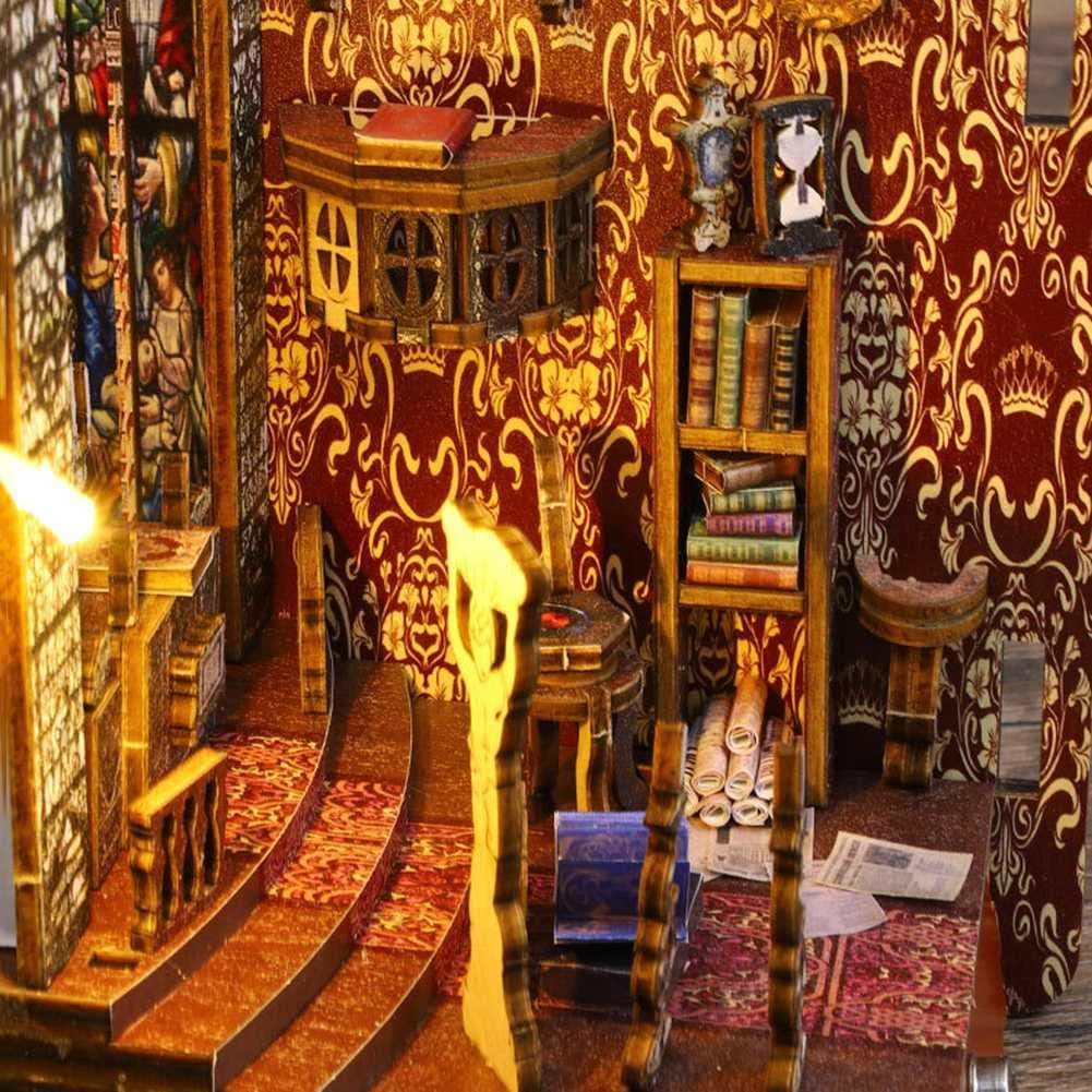 Model edukacyjny Book Nook Alley World Wkładka na półkę na książki Kącik na książki z instrukcją montażu i oświetleniem LED oraz wykwintnym opakowaniem na kreatywne prezenty urodzinowe lub świąteczne