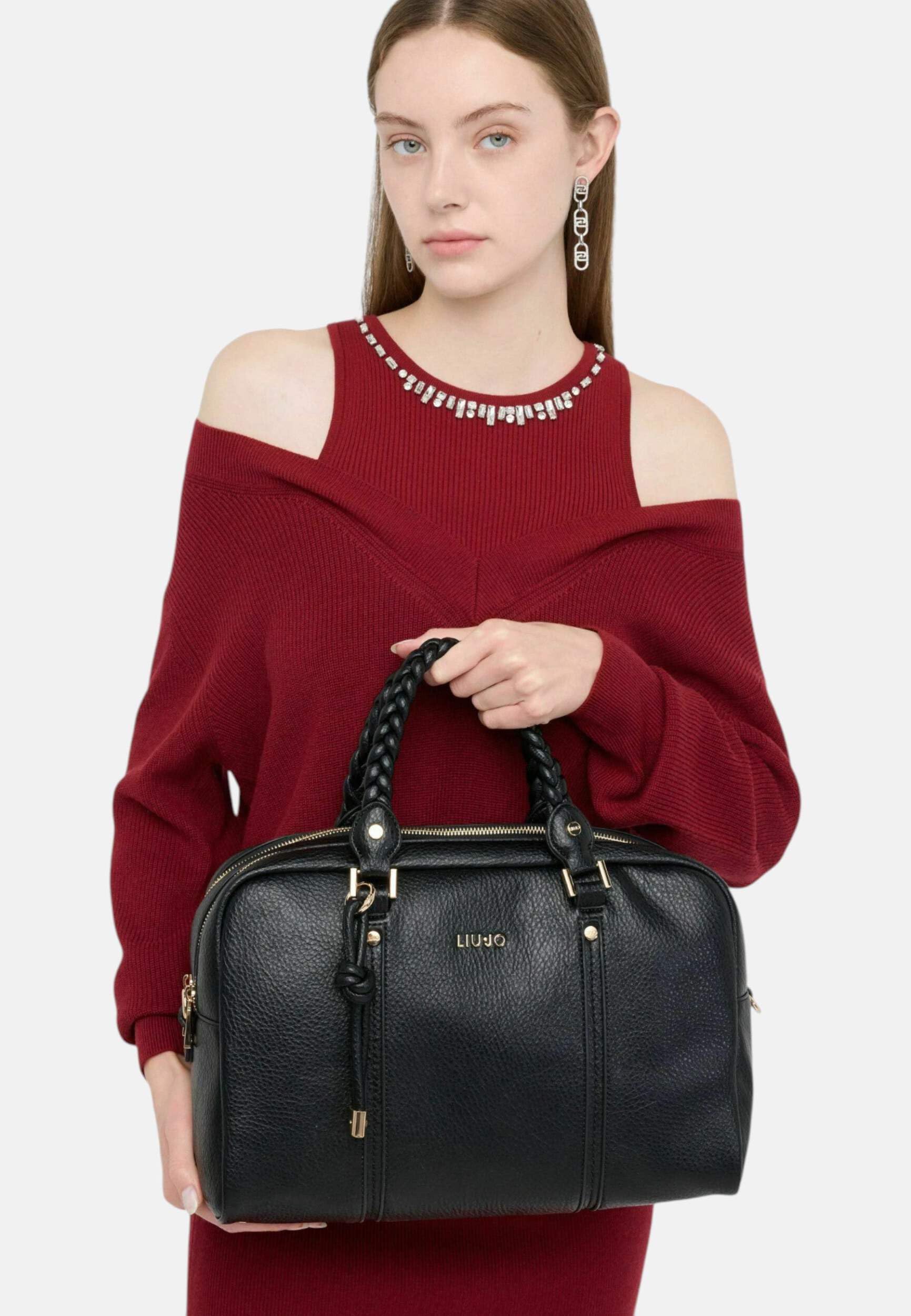Liu Jo Borsa a bauletto con doppio scomparto chiuso con zip. Possiede una tasca interna con zip, due comodi manici ed una tracolla regolabile e removibile 25x37x19 cm