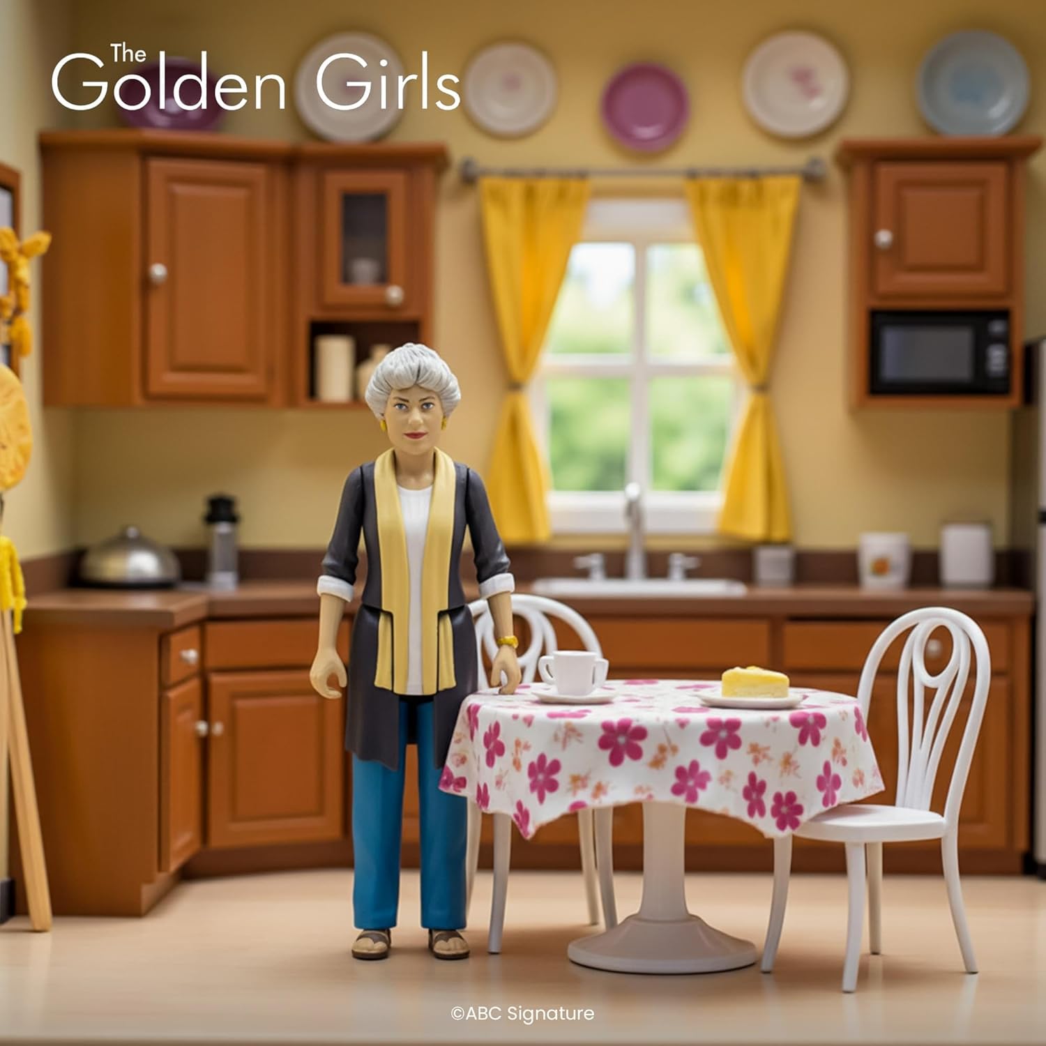 Toynk The Golden Girls Dorothy Zbornak 3.75-Inch Retro Action Figure | Features 5 Points of Articulation