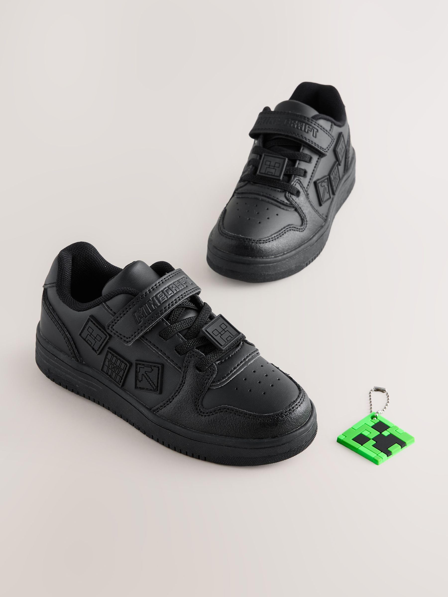 NEXT Garçon Chaussures d’école avec Lacets élastiques et Fermeture Scratch