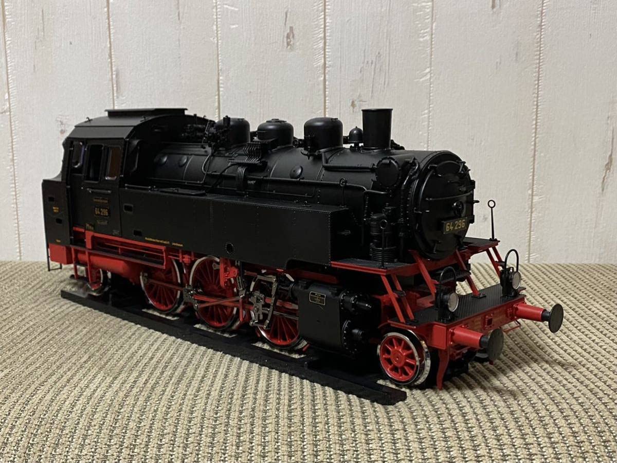 ARNOLD ✨️ドイツ帝国、流線型蒸気機関車＆ 戦車輸送貨車＋弾薬貨車