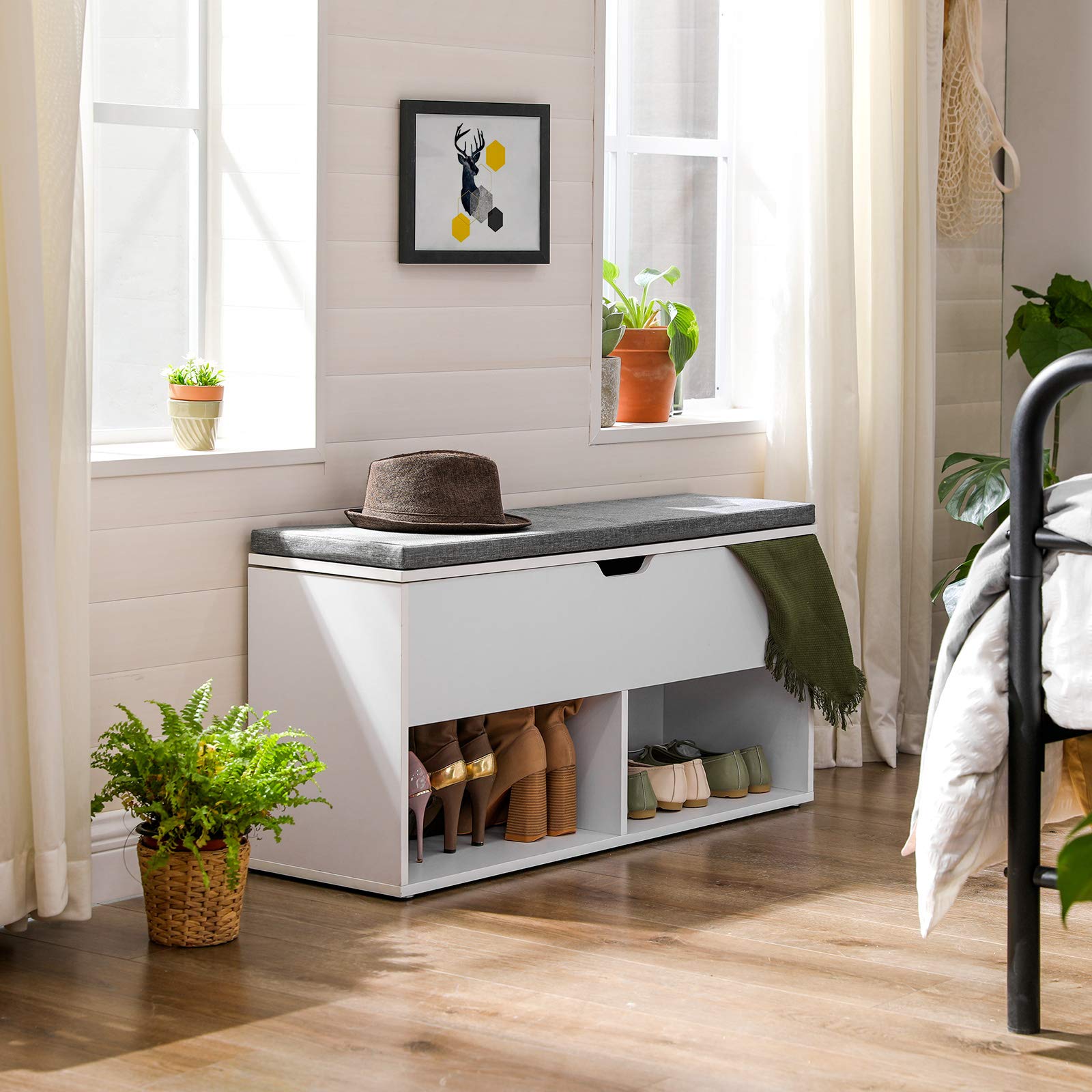 VASAGLE Panca Scarpiera, Panca Contenitore a 2 Scomparti Aperti e 1 Chiuso, Scaffale Portascarpe, Seduta Imbottita, per Ingresso Corridoio Camera da Letto, Bianco LHS21WT, 100 L x 48 H cm