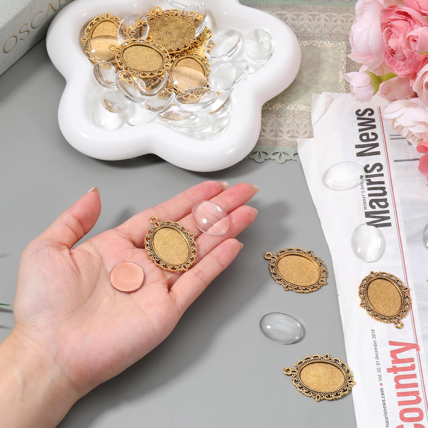 30 Pcs Pendant Tray Kit, 15 Pcs 30 x 40 mm Oval Bezel Blank Pendant Trays Base, 15 Pcs Transparent Glass Cabochons, Cameo Pendants for DIY Bridal Bouquet Photo Pendants Memorial Jewelry Making Necklace - Image 5