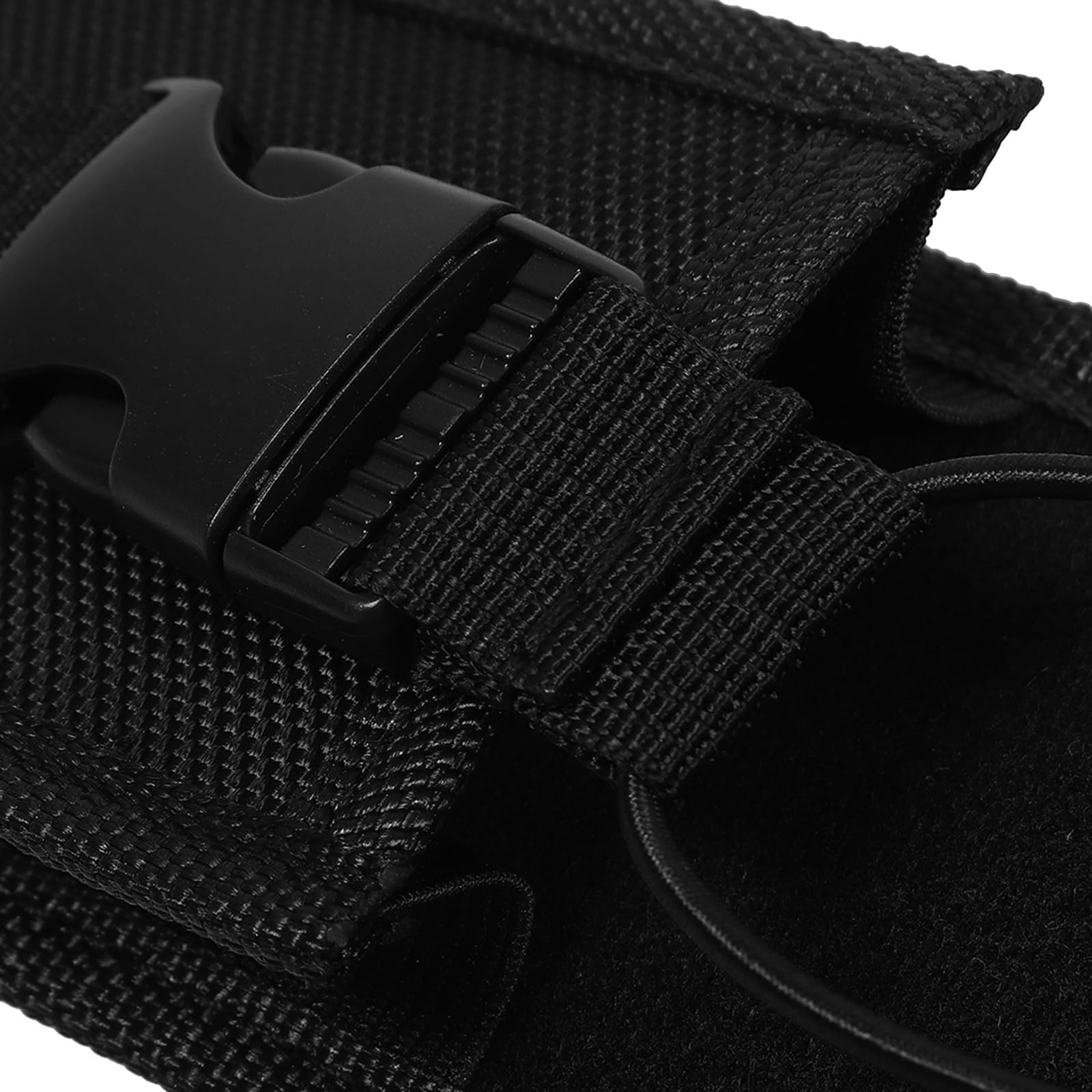 Support de Radio avec bandoulière : bandoulière Robuste pour radios portatives de Pompiers et Pochette en Sangle. Accessoires de sécurité et équipement de Formation.
