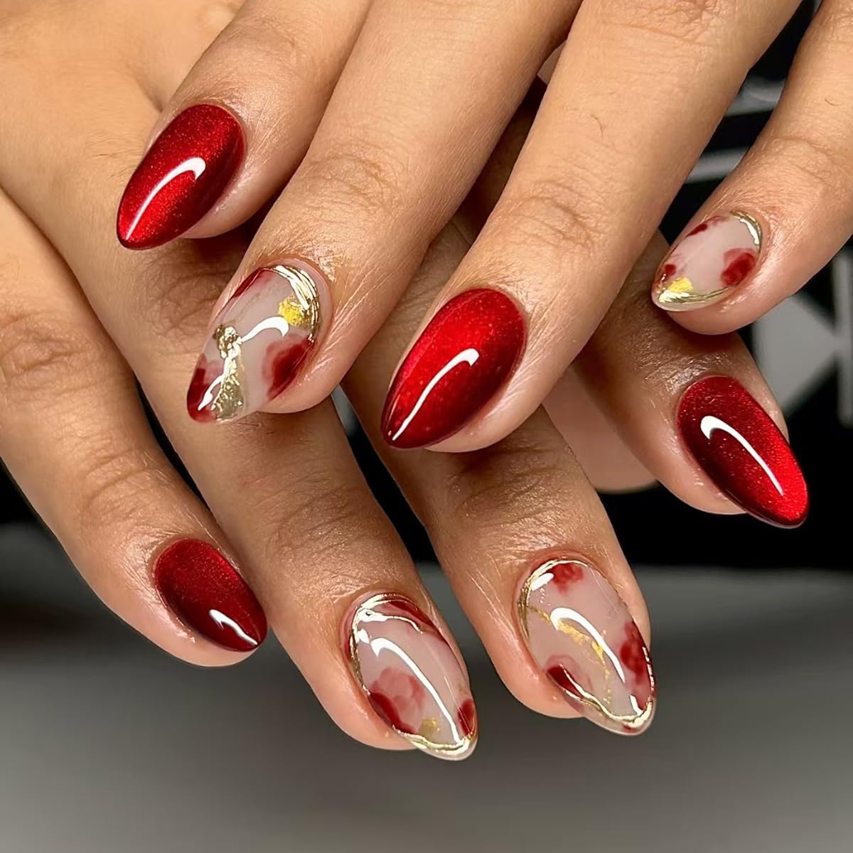 Cat Eye Press on Nails Red Ombre Gold Line - Short Almond