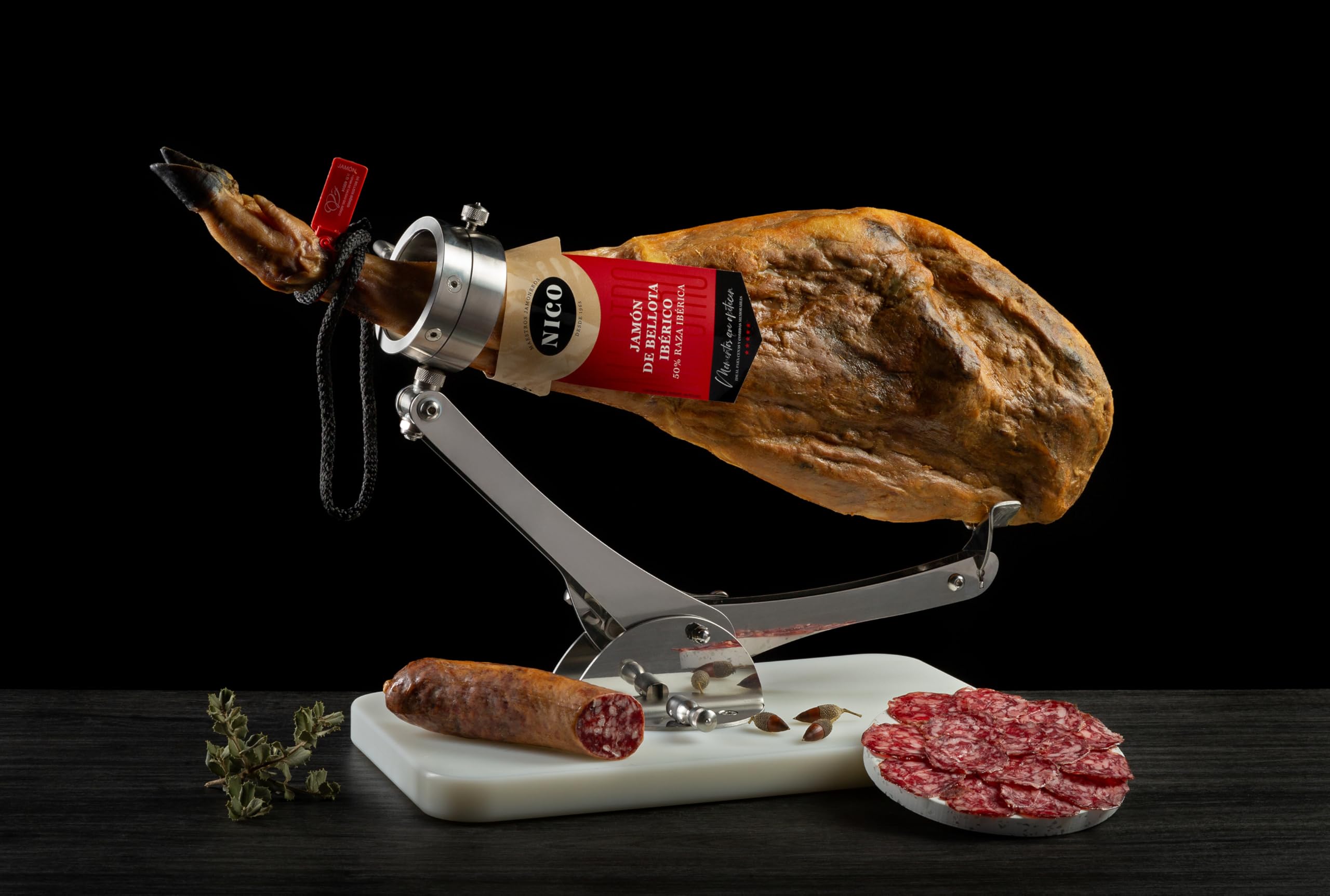 Nico Jamones - LOTE JAMÓN DE BELLOTA IBÉRICO - 50% RAZA IBÉRICA min. 27 meses de curación + Lomo Cebo Ibérico+ Salchichón Ibérico + Chorizo Ibérico+ Queso de Oveja + Caja decorada