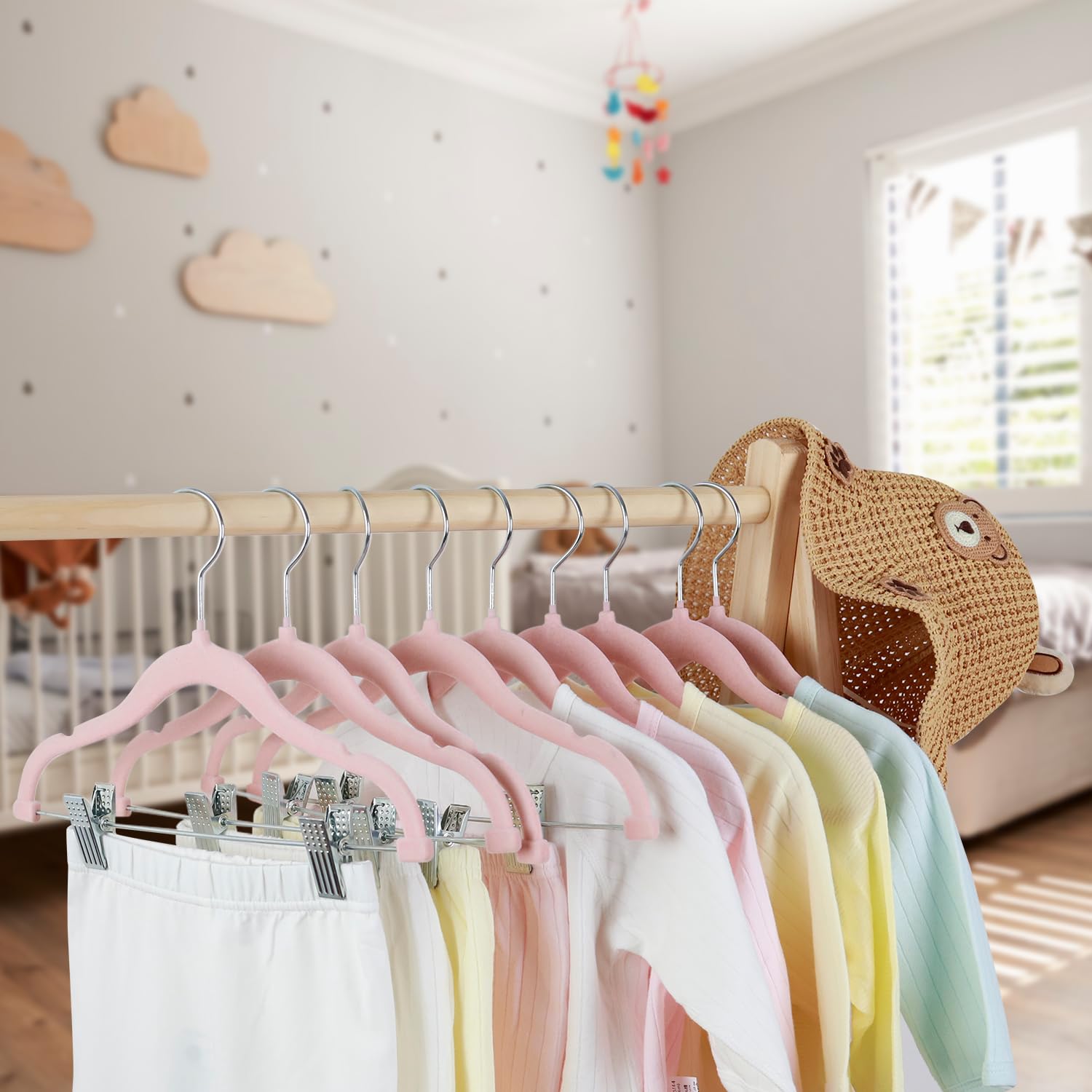 16 ganci per pantaloni con clip mobili,ganci in velluto per neonati,gancio girevole,antiscivolo,ganci per cappotti per bambini salvaspazio per gonne,pantaloni,abiti,giacche (30 cm,rosa)