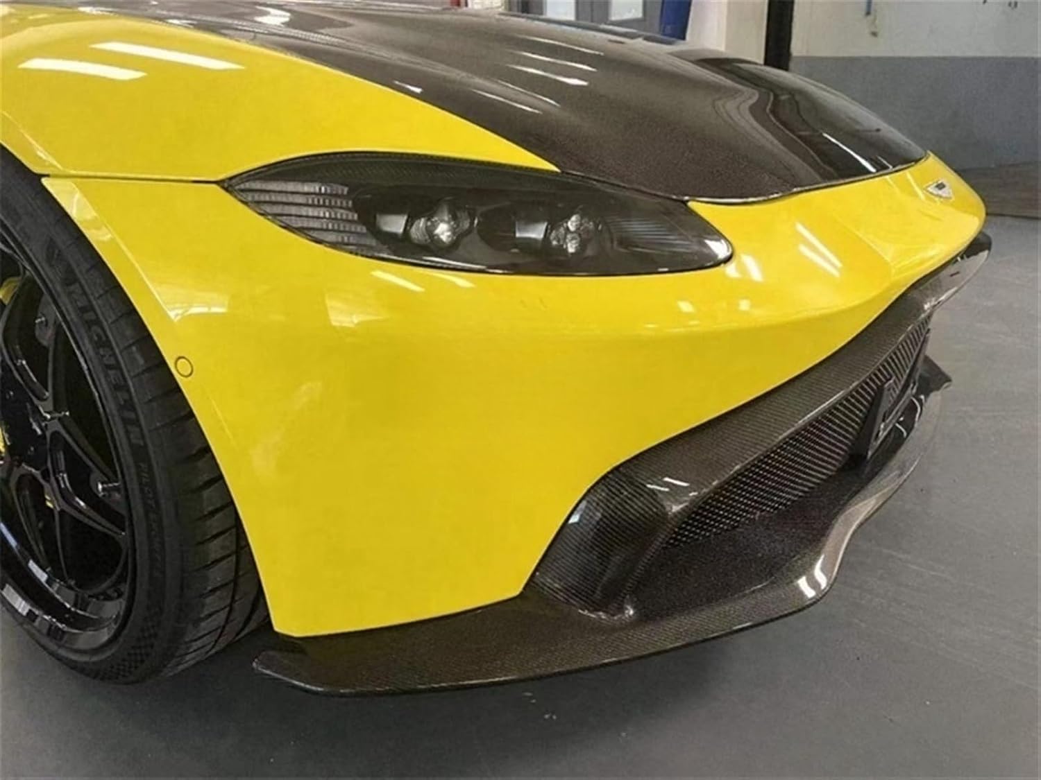 Aston Martin Vantage AM6 Engine bay update! Making our AM Vanatage 2019 with hunter frontend into 2022 F1 edition with forged carbon exterior interior and engine bay package, we have done complete