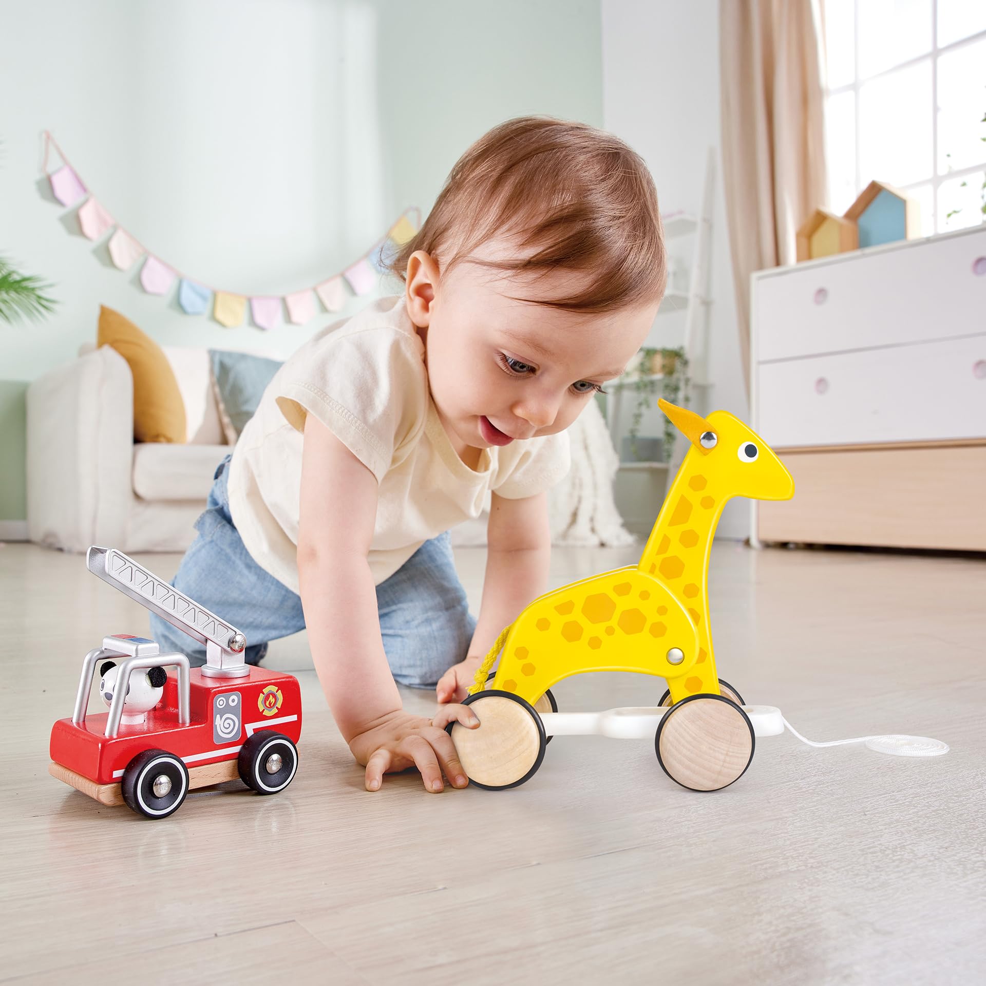 Amazon.com: Hape: Pull Along - Giraffe - Yellow - Wooden