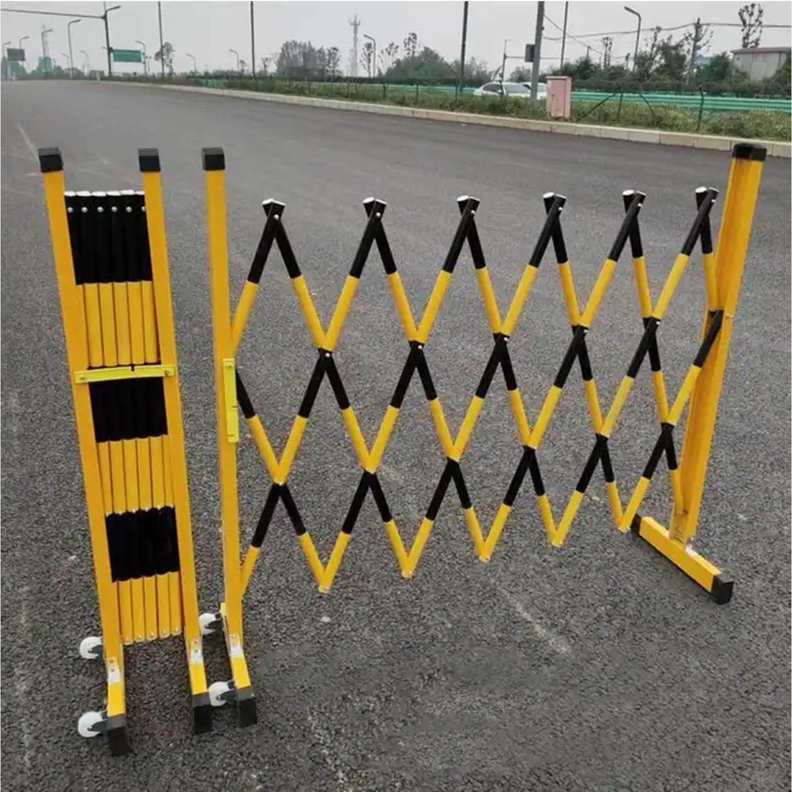 ASerZenith Expandable Mobile Barrier Traffic Fence, Retractable Traffic Fence Industrial Expandable Metal Barricade Mobile Parking Barrier For Outdoor Road Garage Construction,Noir-1.2X1.5M