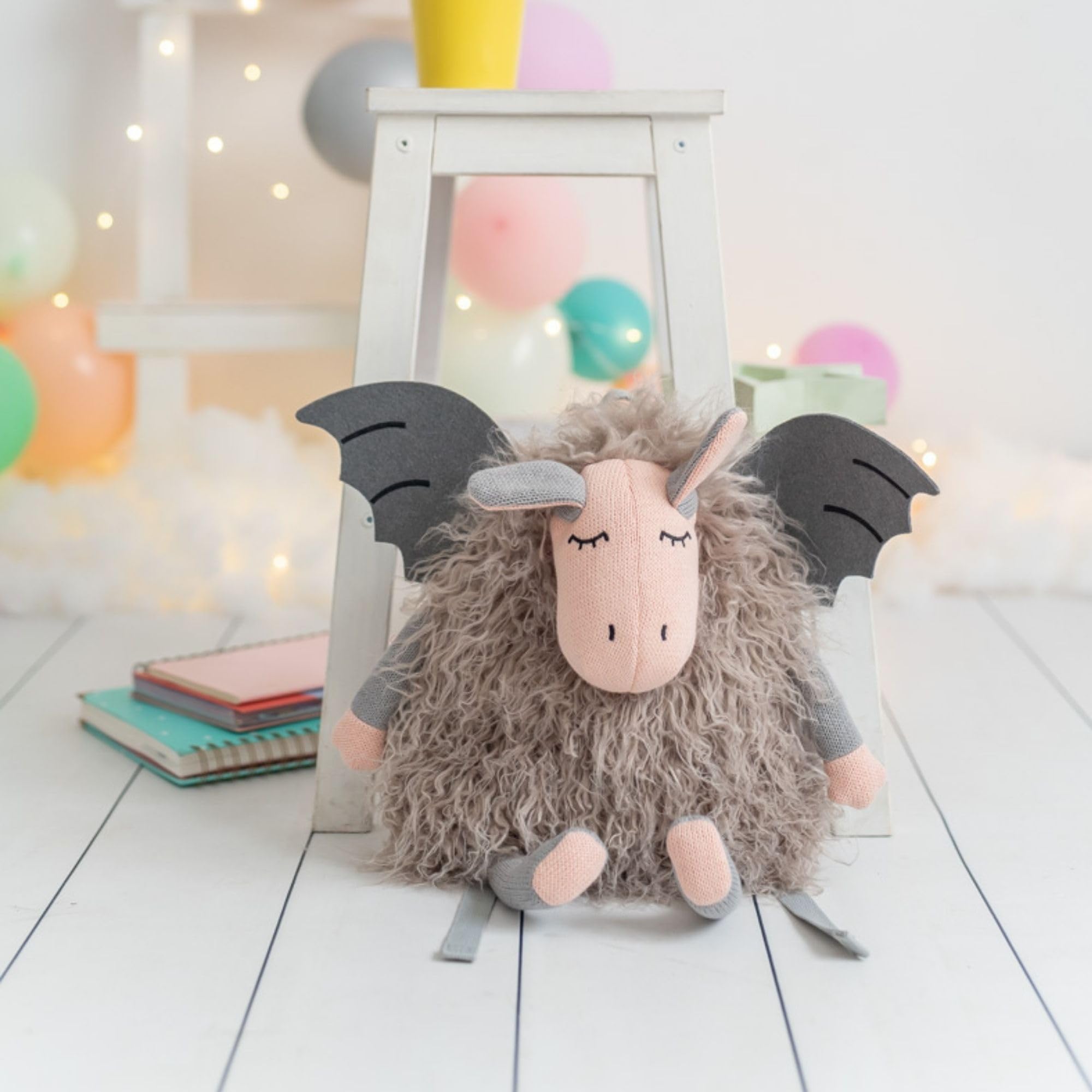CROCHETTS | Plecak dziecięcy 2-5 lat Vampi do przedszkola tkany szydełkowany z hipoalergicznej wełny bawełnianej. Podwójny zamek błyskawiczny i regulowane uchwyty. Kolory szaro-różowe, Szary, różowy