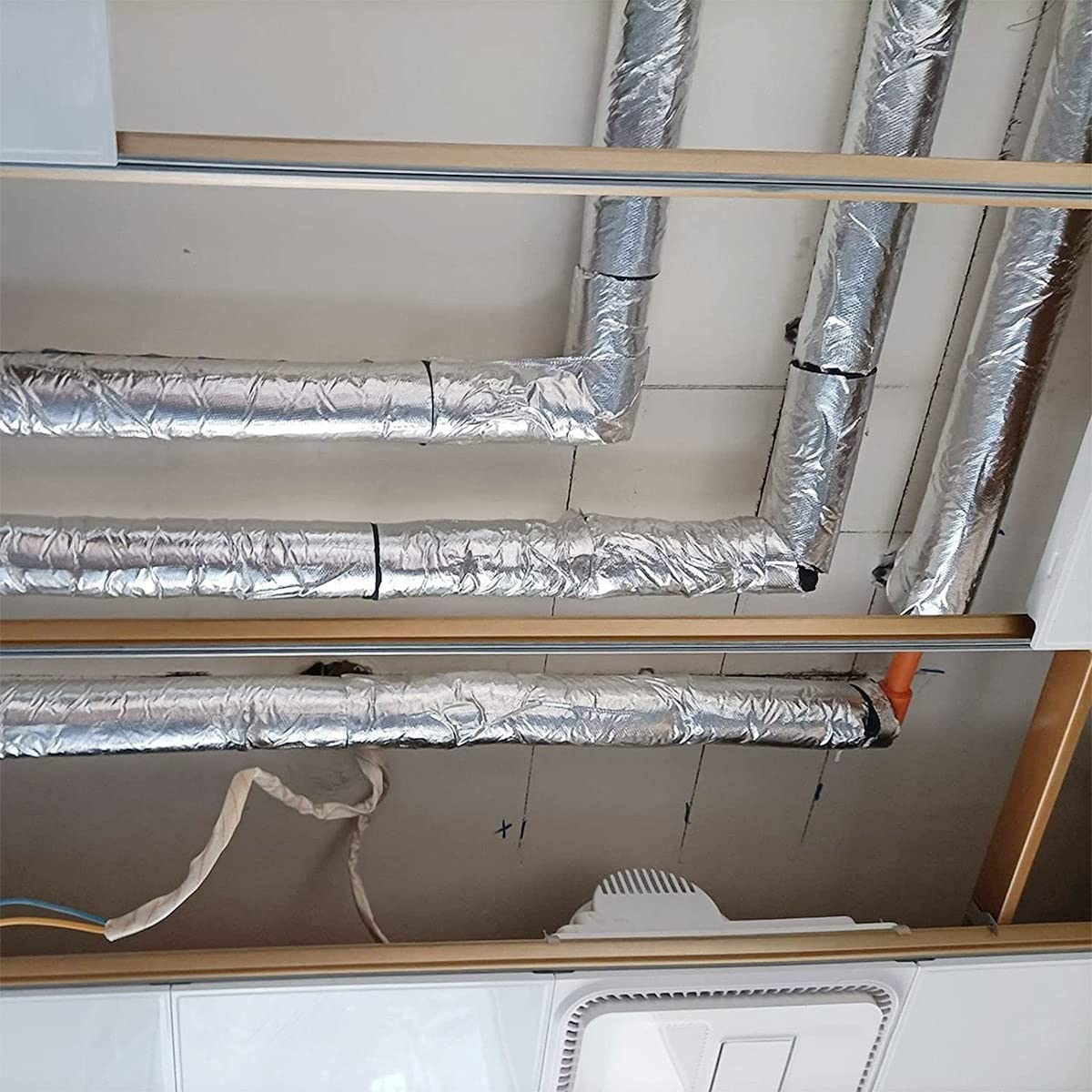 Coquilla Aislante De Papel De Aluminio Autoadhesivo Anticongelante Y Retardante, Aislamiento De Tuberías De 30mm De Espesor, ID 22-219mm, Para Tubería De Agua Fría Y Caliente ( Size : 219mmx30mm )