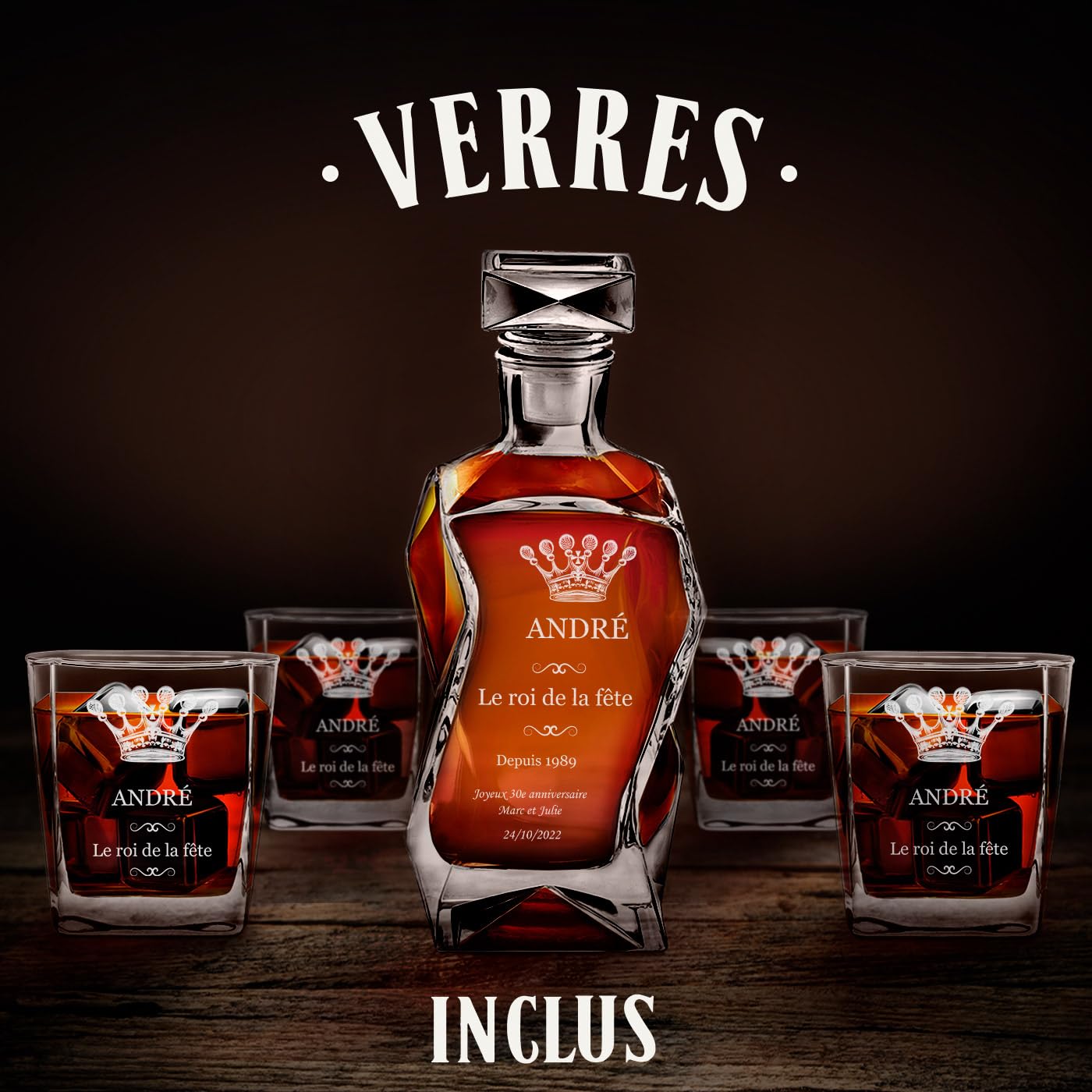 Maverton Décanteur gravé avec 2/4 / 6 verres à Whisky, Ensemble de Carafe avec verres, Whiskey Decanter, Cadeau pour chaque homme - avec personnalisation - Roi