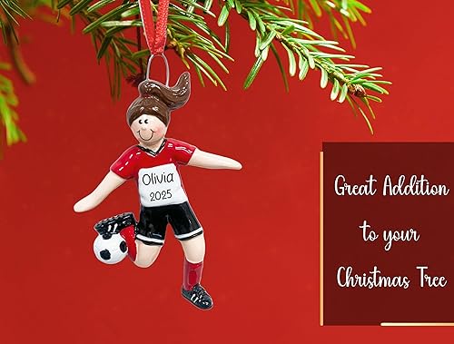 Miniatura 4 de Adorno de Navidad personalizado para niña de fútbol 2023  Jugadora en uniforme rojo y negro pateando la pelota para el árbol de Navidad  Regalo de