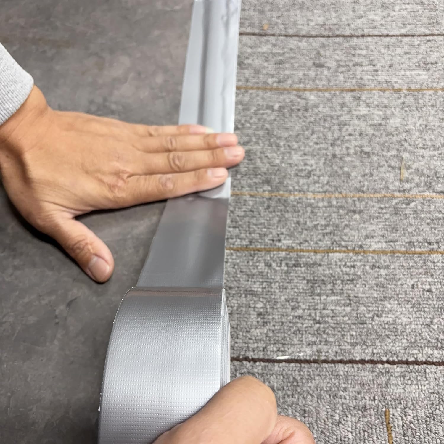 Silver Duct Tape, Heavy Duty Waterproof, 2 Inches x 32 Yards, Durable, Easy-Tear, No Residue for Home Repairs, Industrial, Fixed Carpet Edge, DIY Projects