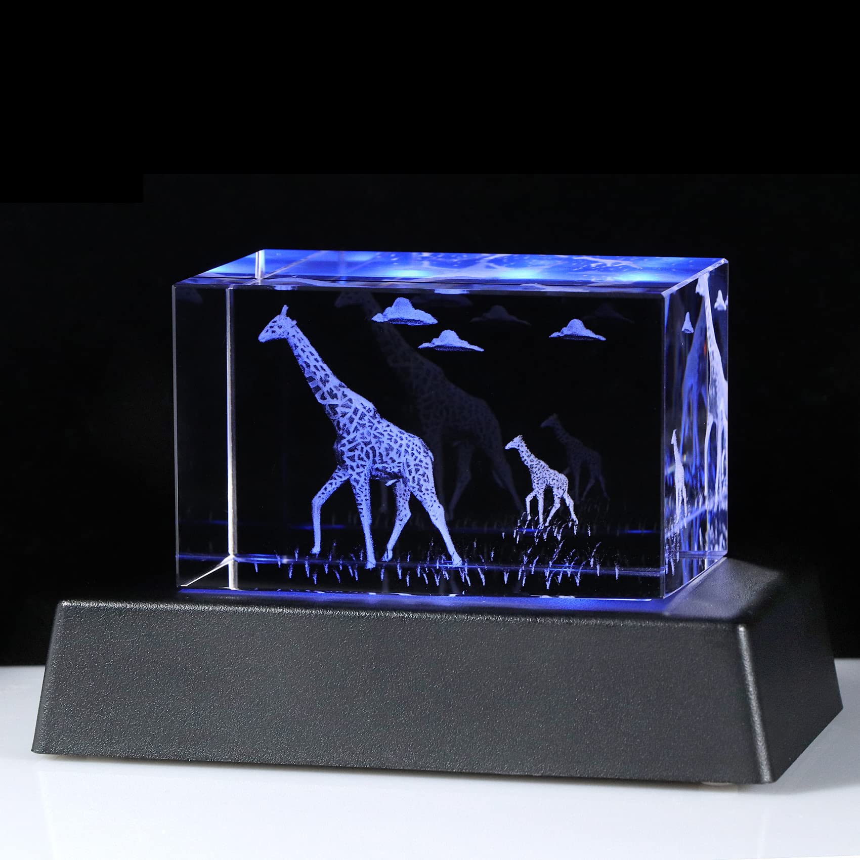 Qianwei Giraffe Gifts for Giraffe Lovers, Giraffe Decor Figurine Statue Stuff 3D Crystal Gifts Paperweight Birthday for Best Friend Kids Keepsake&Paperweight