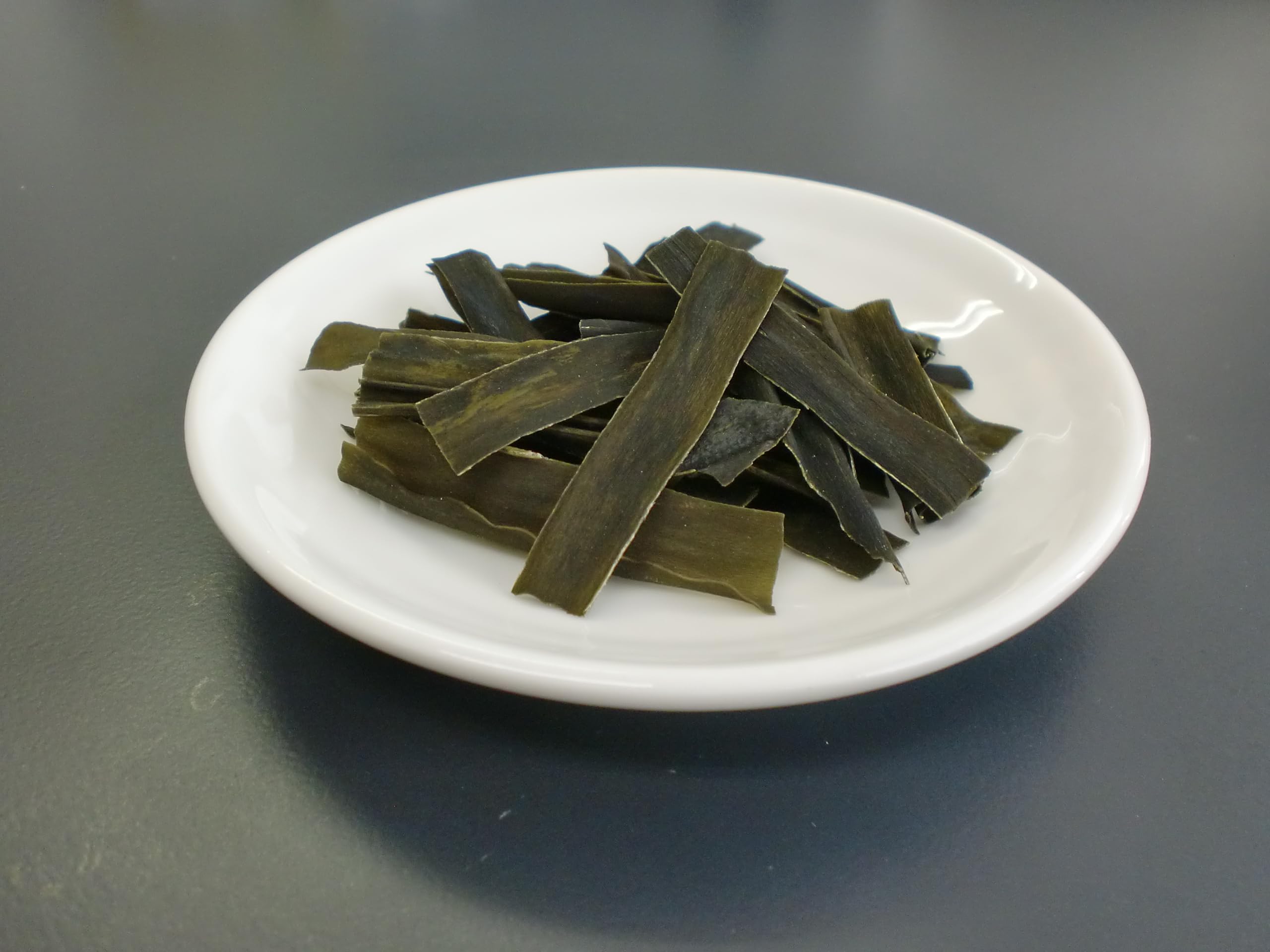 Amazon | 上田昆布 カルくカムこんぶ 8g×12袋 | 上田昆布 | おつまみ