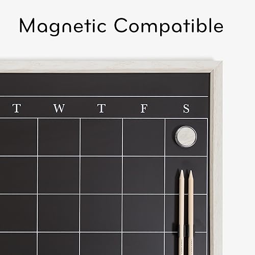 Miniatura 10 de U Brands Pizarra magnética con calendario, 20 x 16 pulgadas, marco de madera rústica, incluye lápices de tiza e imán
