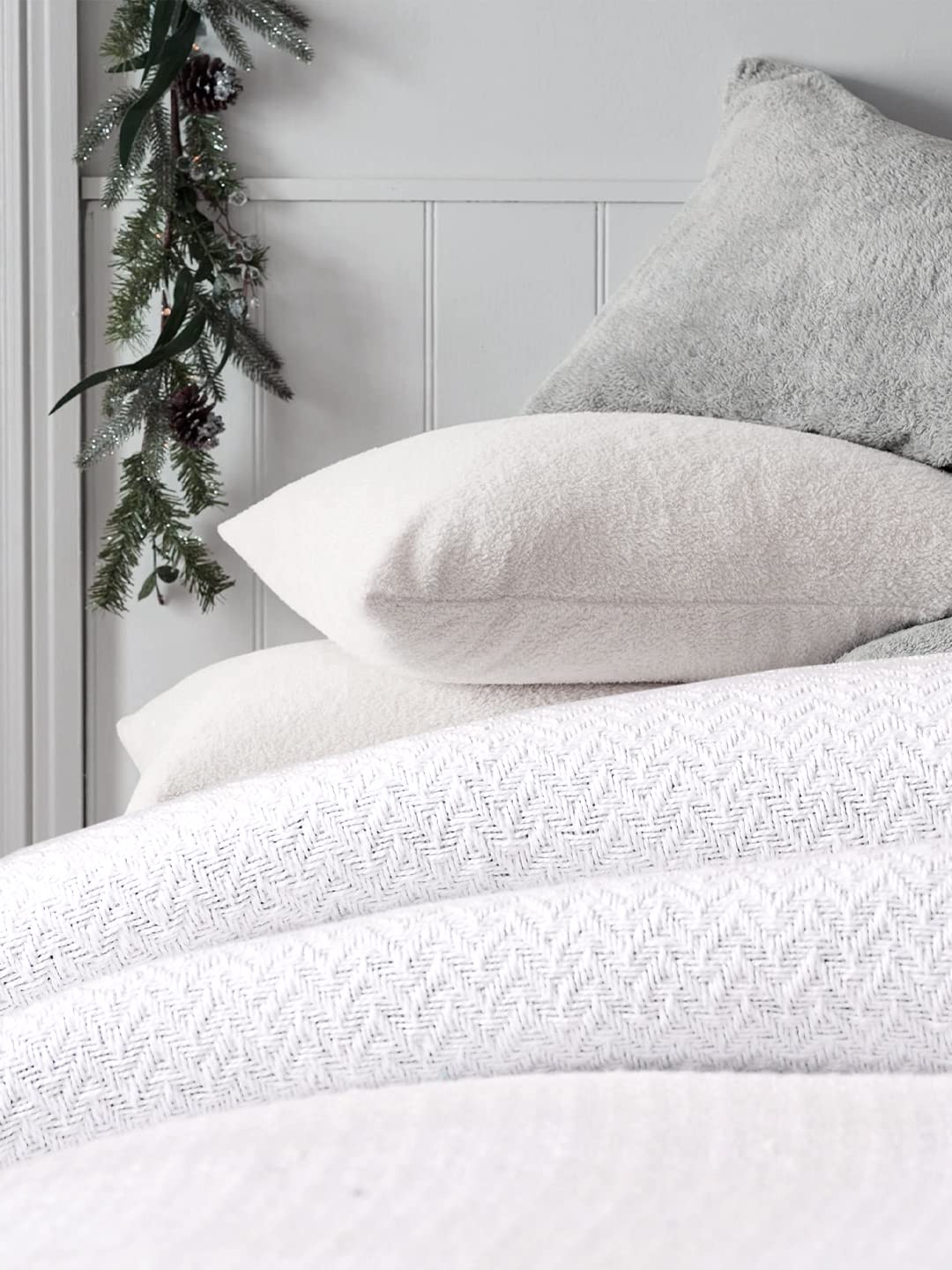 SASHAA WORLD Cotton Chevron Throw Blanket Handwoven with Fringes, XL