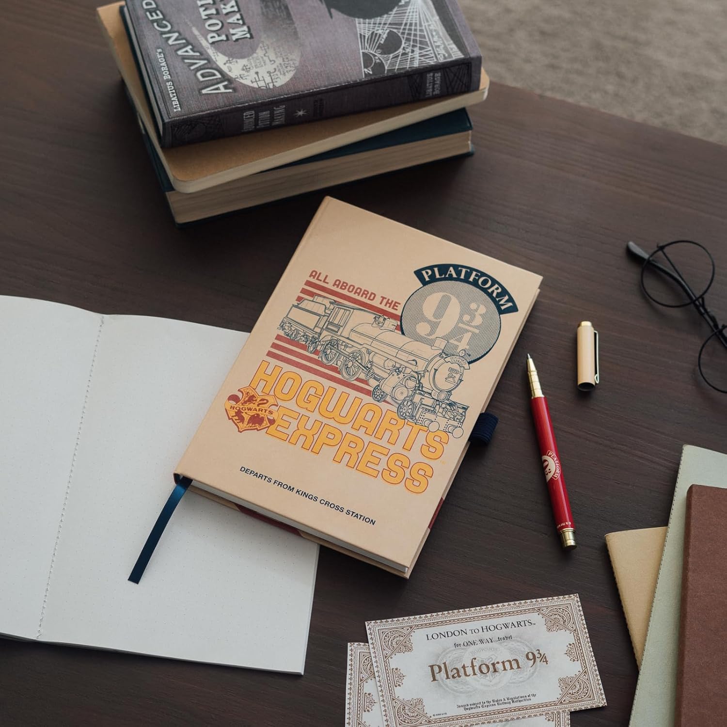 Grupo Erik A5 Notebook & Pen Set - Harry Potter Gifts | Squared Paper Note Book, Squared Notebook A5 Sketchbook | Platform 9 3/4 Harry Potter Stationery Gifts Under 15 Pounds