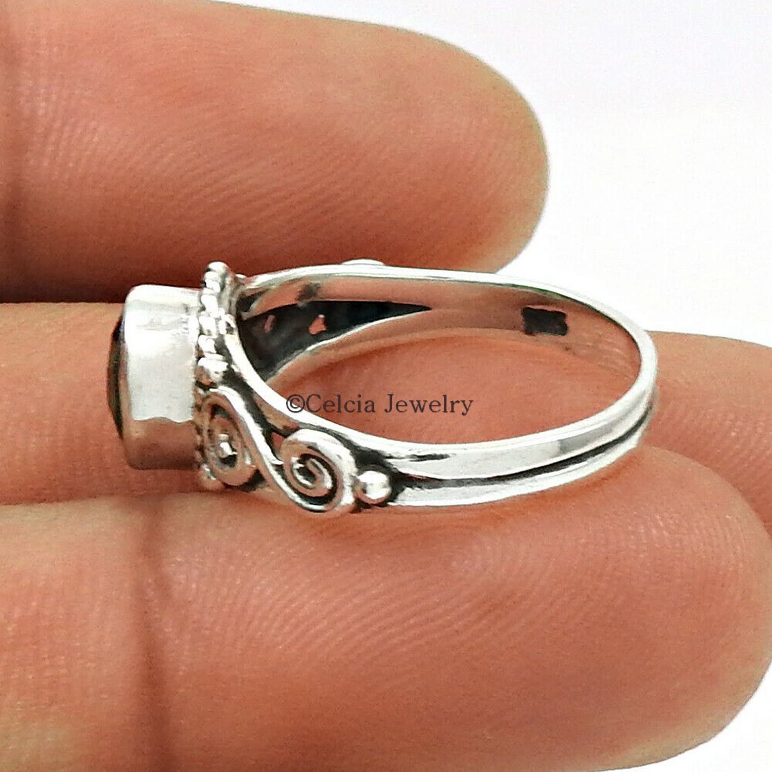 Natürlicher Peridot-Edelsteinring, reiner 925k Sterlingsilberring, Solitärring, Statement-Ring, Boho-Ring, zarter Ring, Damen-Siegelring, Vorschlagsring, verschenkbarer Ring