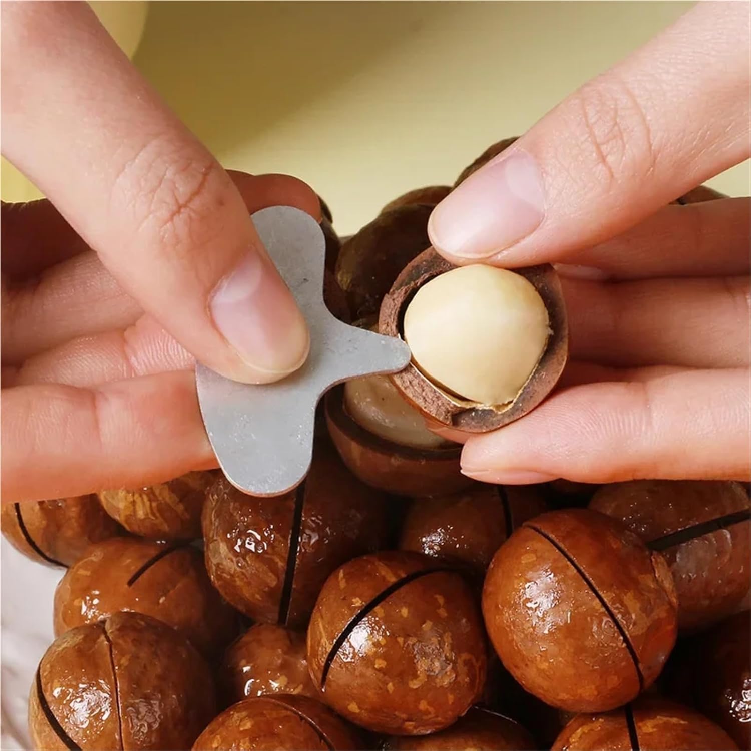 Kitchen Nut Sheller Tool Cracker Nutcracker Crack Almond Walnut Pecan Hazelnut Filbert Macadamia Opener