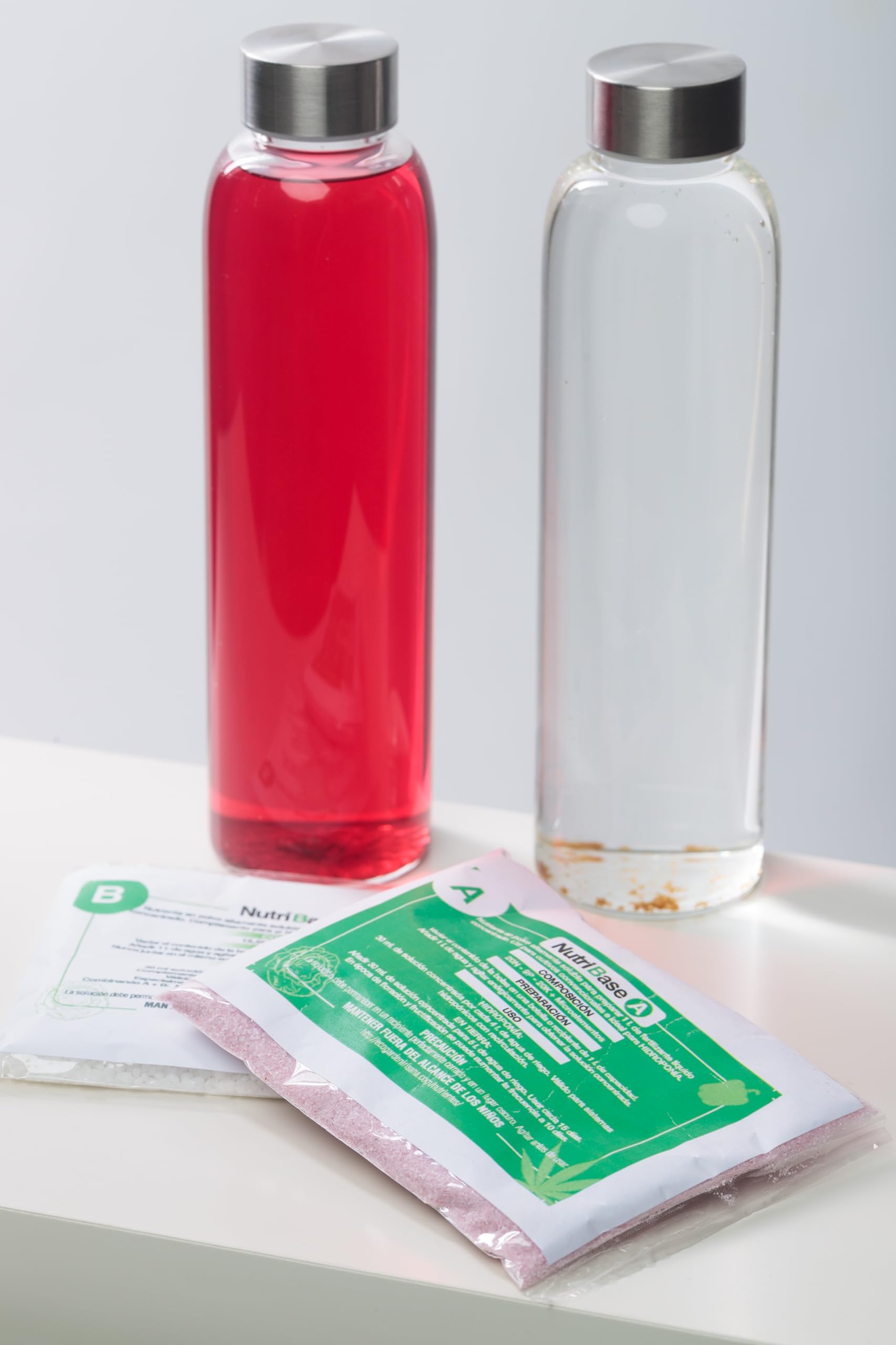 Irisana - NutriBase A+B - 2 Buste Ermetiche di Polvere - Concime Idroponico - Prepara 1 l d'Acqua per l'Irrigazione - Calcio Extra per Orto Urbano