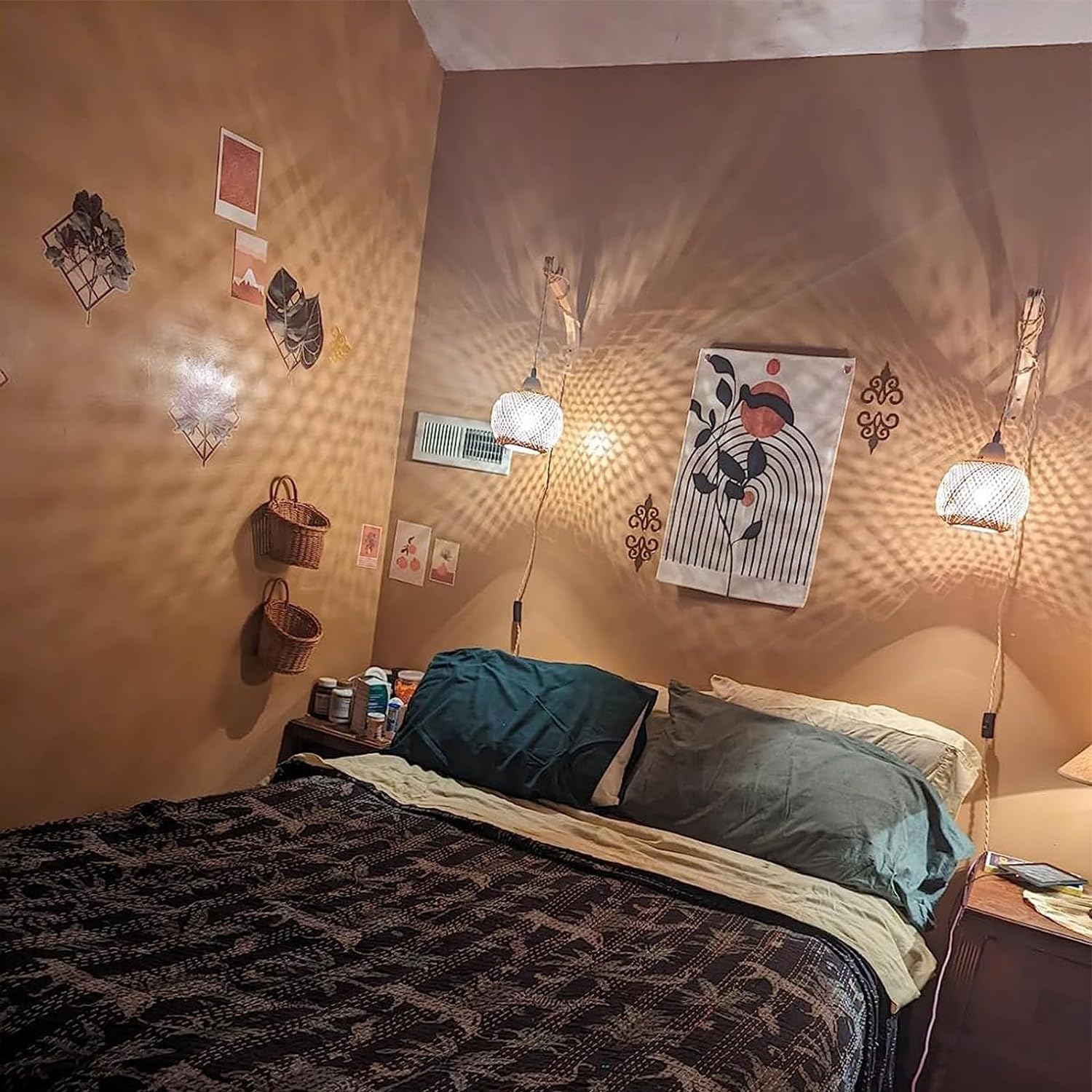 Drewniana Lampa Ścienna Wewnętrzna, Vintage Lampa Ścienna z Wtyczką i Przełącznikiem, Latarnia Bambusowa E27 Retro, Rattanowa Kinkiet do Sypialni Salonu (Bez Żarówki)
