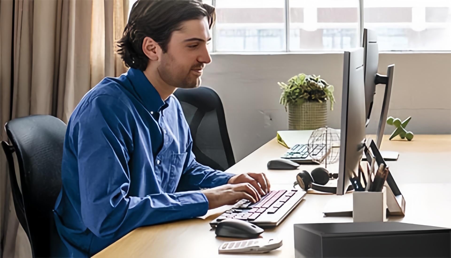 HP ProOne 600 G4 todo en uno Computadora de Sobremesa, FHD 21.5" (1920 x 1080), Intel i3-8100, 8 GB RAM, SSD de 256 GB, Bluetooth, teclado, ratón, USB WiFi, Windows 11 Pro (reacondicionado) — view 4