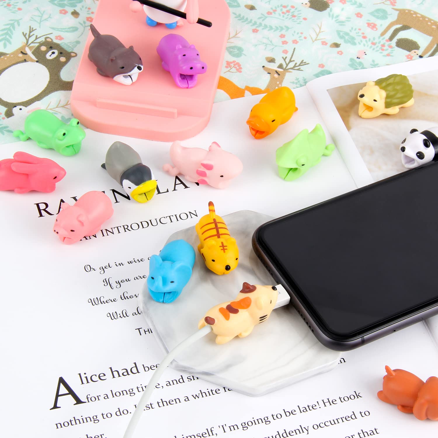 YiliYa 20 Pack Cute Cartoon Animal Cable Protector Previene la Rotura del Cable Protector de Cable para iPhone/iPad Cable Chewers Mini Cables