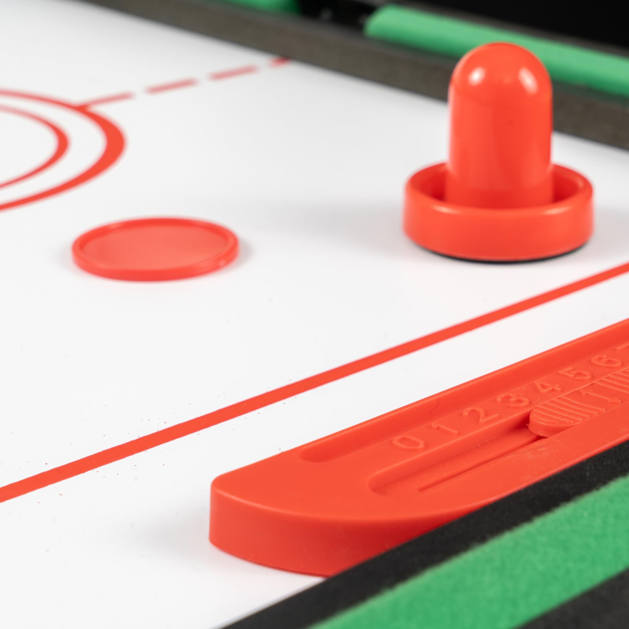 4 in 1 Multitisch Spieltisch für Kinder & Erwachsene - Mini Tischkicker, Billard, Airhockey & Schach - Platzsparendes Kombi Tischspiel Set für Familie & Party (69x41cm)