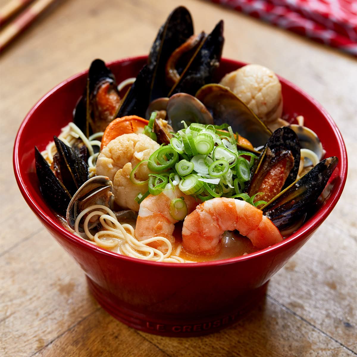 Amazon｜Le Creuset(ル・クルーゼ) ネオ・ボール チェリーレッド M 
