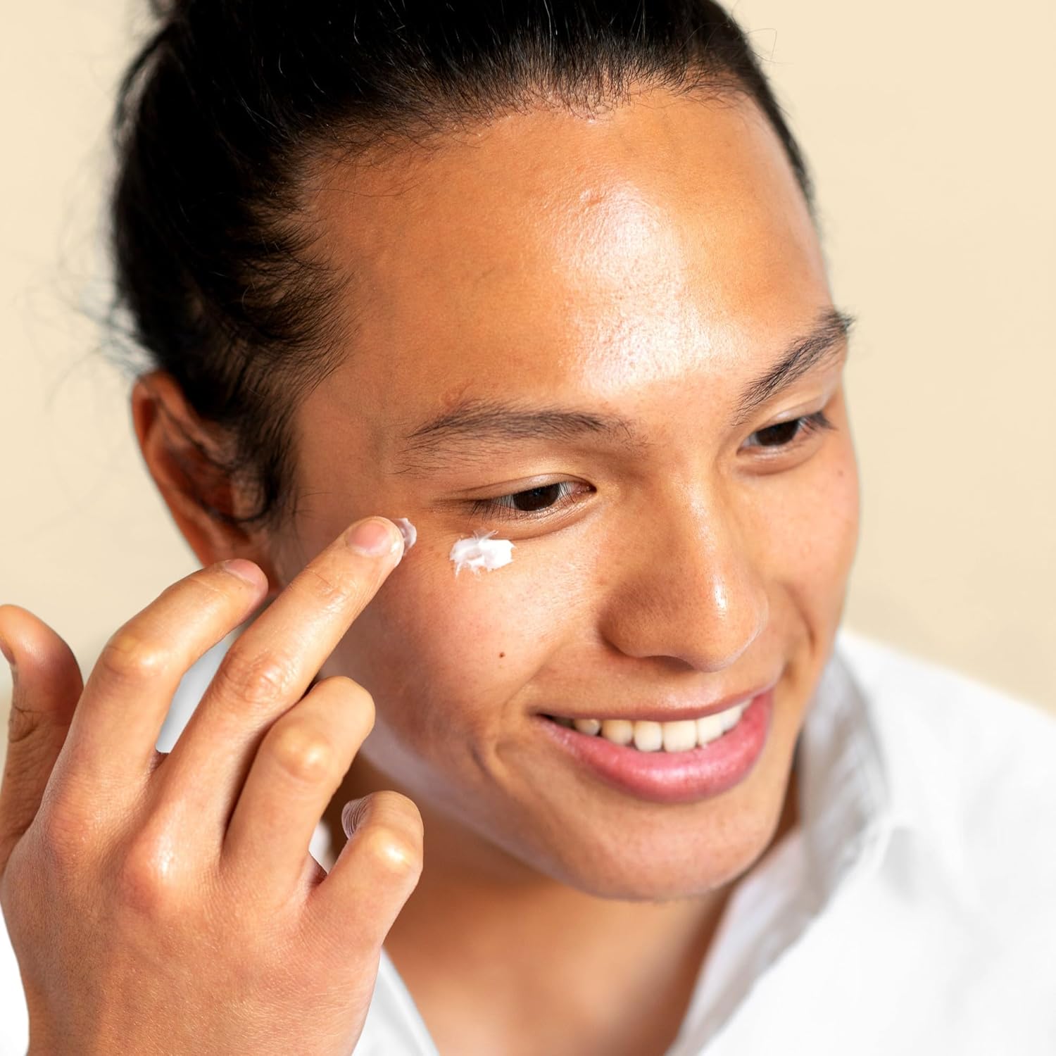 Ere Perez - Natural Cranberry Lip + Eye Mask | Moisturize, Hydryate, Protect, Renew | Green Tea, Lactic Acid, Cucumber, Resveratrol | Vegan, Cruelty-Free, Clean Beauty (.35 oz | 10 g)