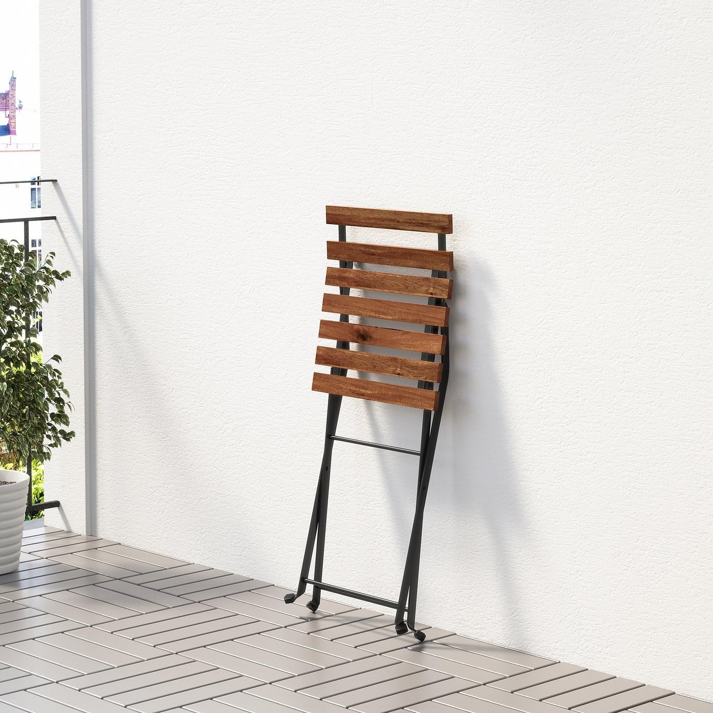 Outdoor Folding Chair, Solid Acacia Wood and Steel Patio Chair with Foldable Design, Compact Wooden Garden or Balcony Seating, 15.38 x 15.75 x 31.13 Inches (Foldable Black/Light Brown Stained)