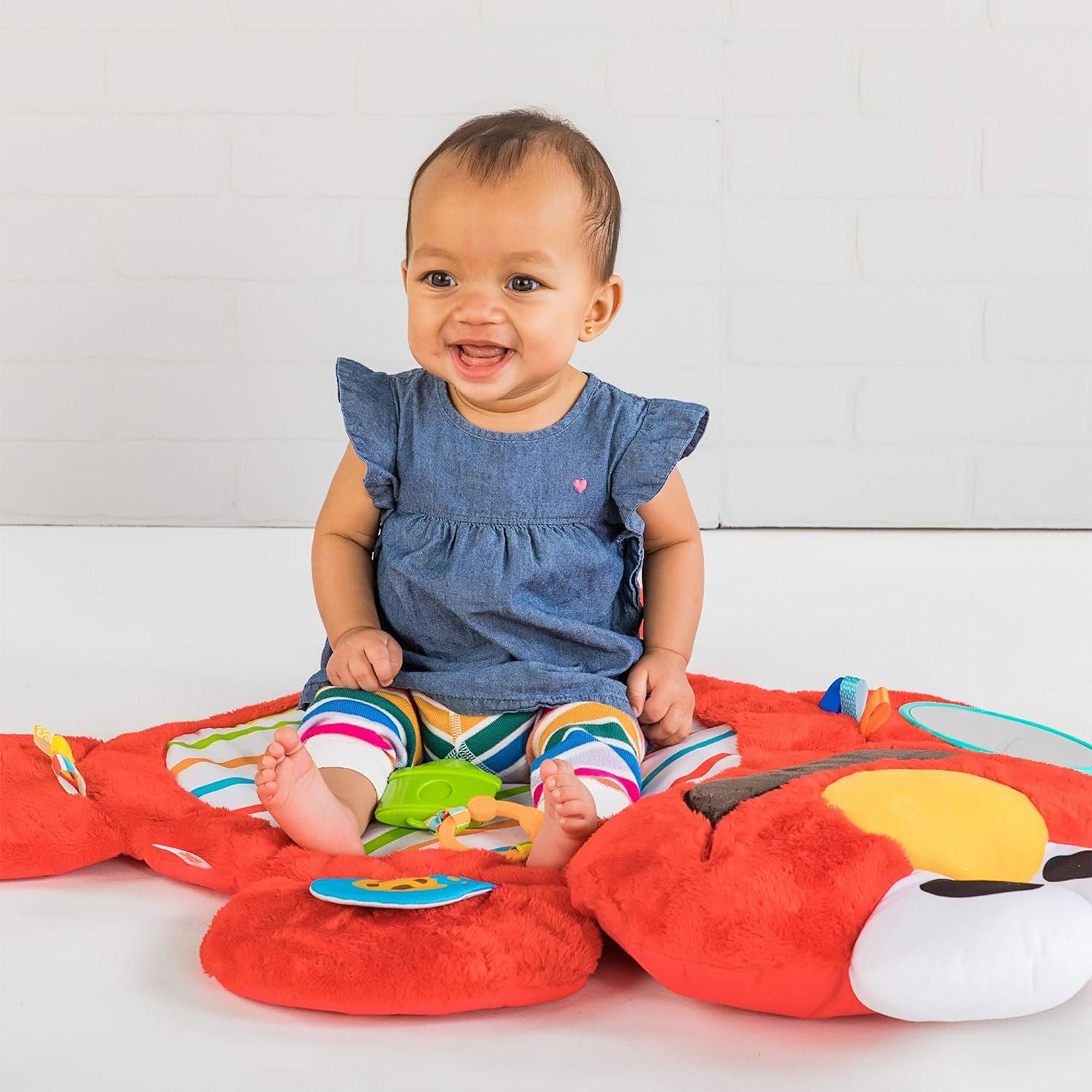 Bright startsセサミストリート　ベビージム Bright Starts Sesame Street I Spot Elmo! Vibrating Baby Bouncer