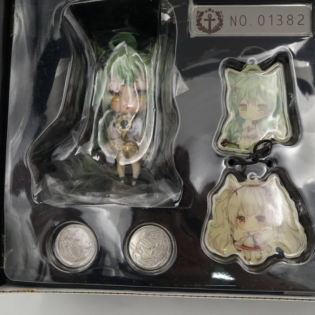Amazon.co.jp: アズールレーン ラフィー 明石 SDフィギュア とらのあな限定 色紙 記念コイン キーホルダー 他 ルミナスボックス  /15450 : ホビー