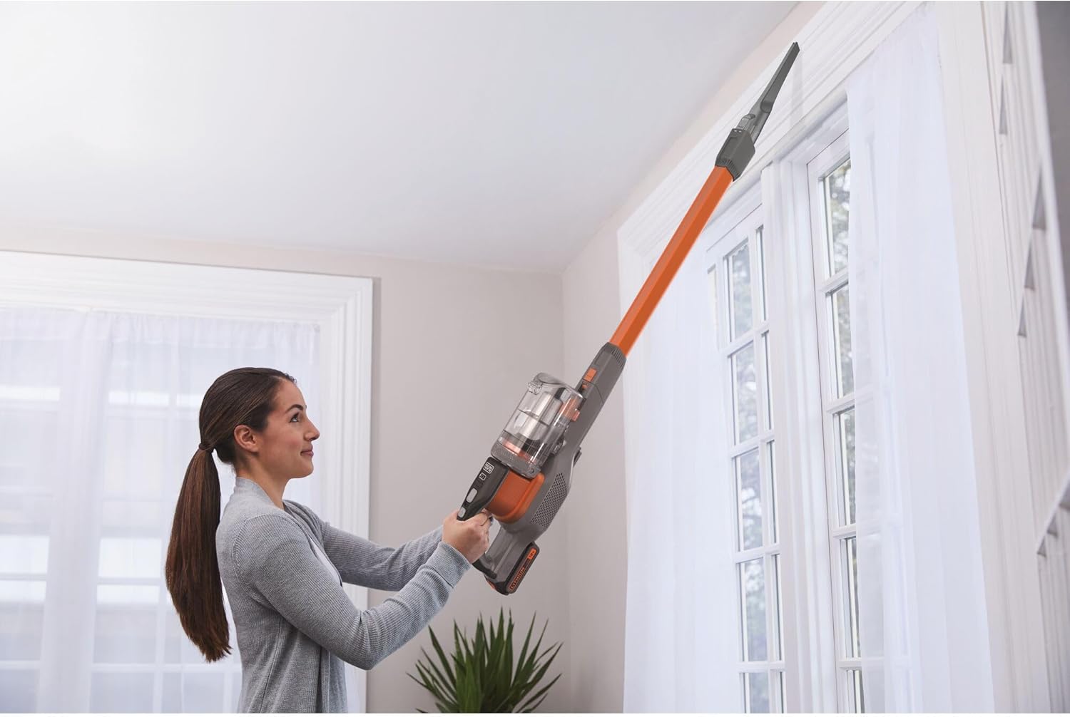 Black + Decker BHFEV182C-QW 18V Cordless Upright Vacuum Cleaner