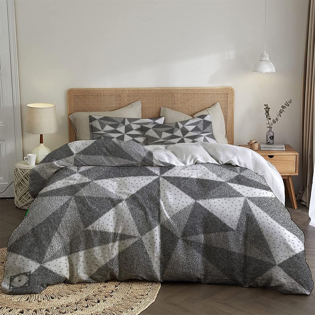 NIBAINLO 布団カバー抽象的な幾何学的な白黒の三角形 肌に優しい ピーチスキン加工 掛け布団カバー 和式 洋式 あったか 布団カバーセット リバーシブル ホームステイ ホテル 家庭兼用