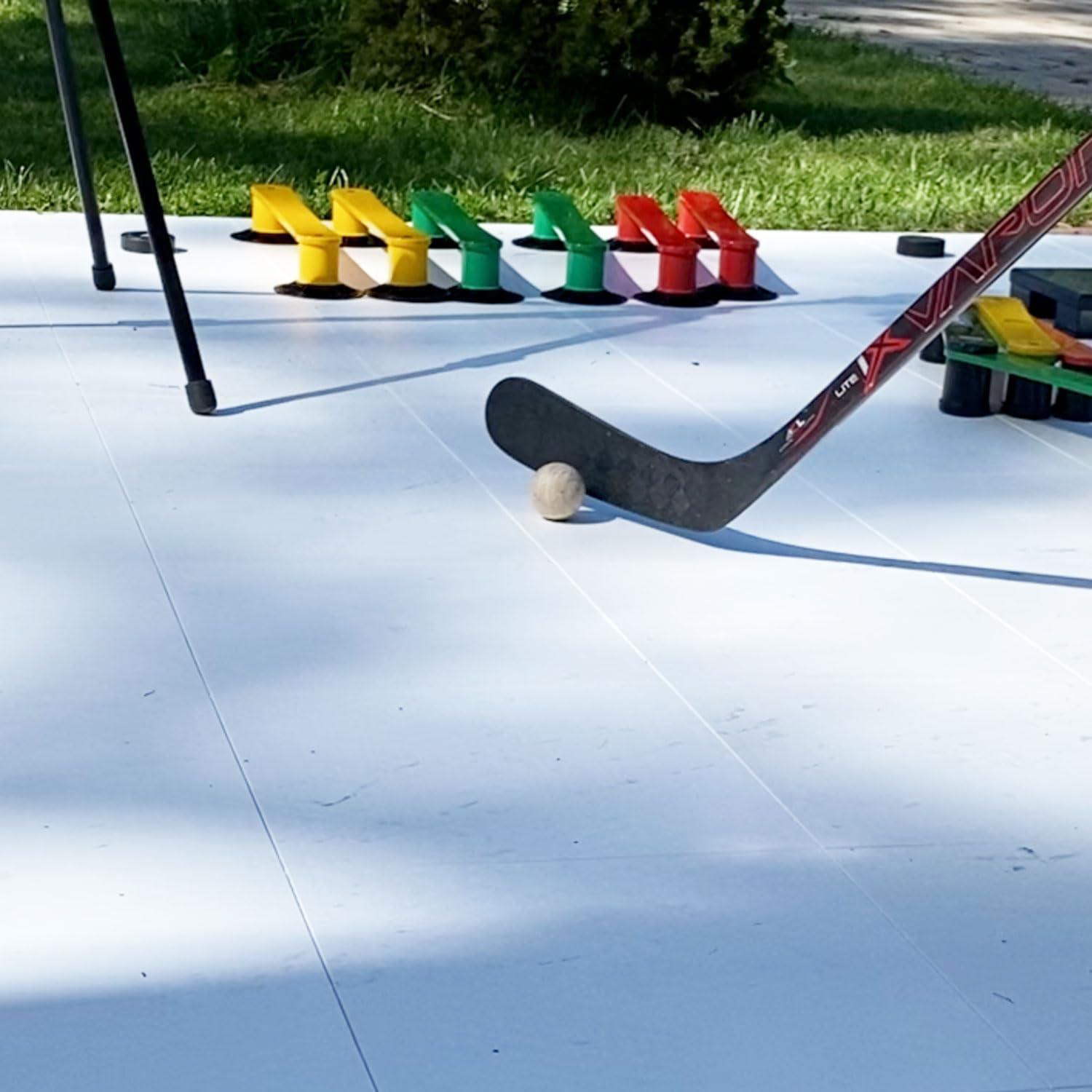 Hockey Revolution Essentials Kit – Palline svedesi in legno con dischi da hockey e disco in plastica resistente – Abilità di dribbling del pavimento, Deke e trapani per la manipolazione delle palle