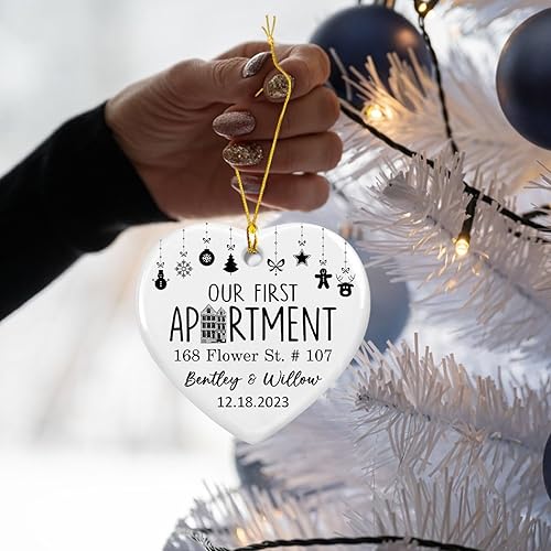 Miniatura 5 de Adorno de cerámica personalizado de nuestro primer apartamento, Navidad 2023, primera Navidad en nuevo apartamento, adornos de regalo para