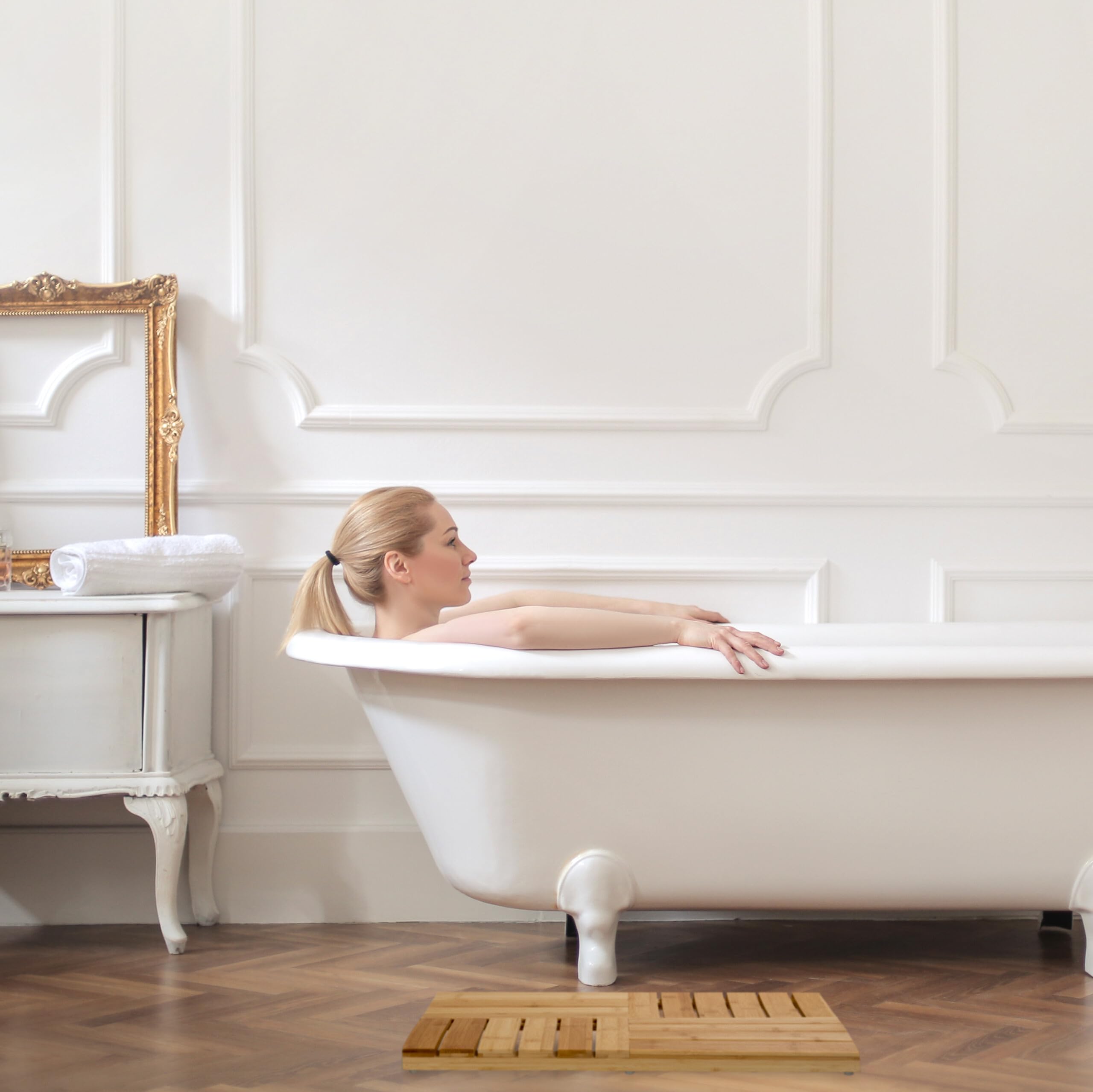 Relaxdays Tapis de Bain en Bambou, 61x40 cm, caillebotis pour Sauna, Baignoire, Piscine, antidérapant, Nature