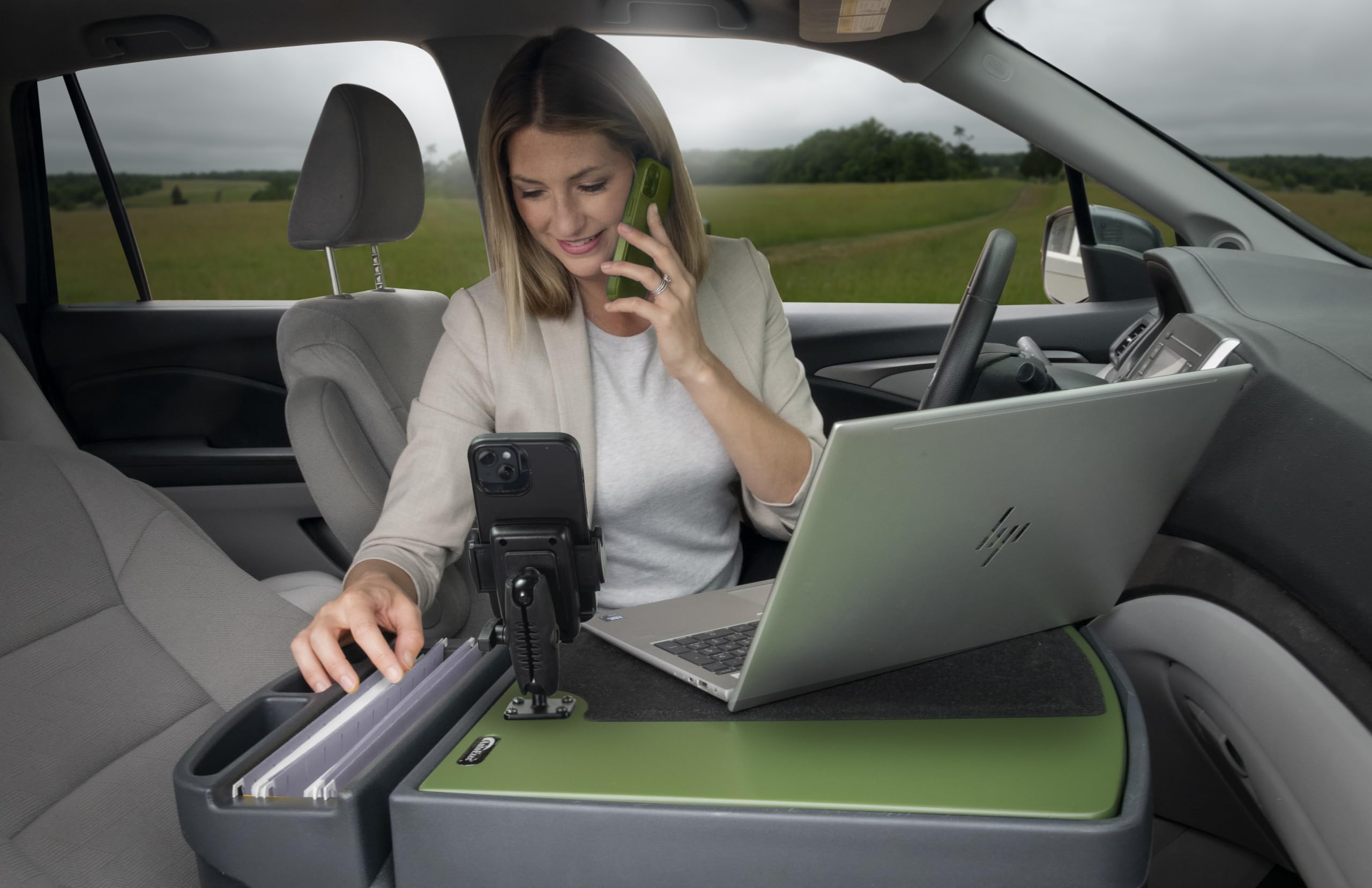AutoExec AE-GMCD-PM-AG GripMaster Auto-Schreibtisch für Ihren Fahrzeug-Arbeitsplatz und mobiles Büro, Armeegrün mit Telefonhalterung