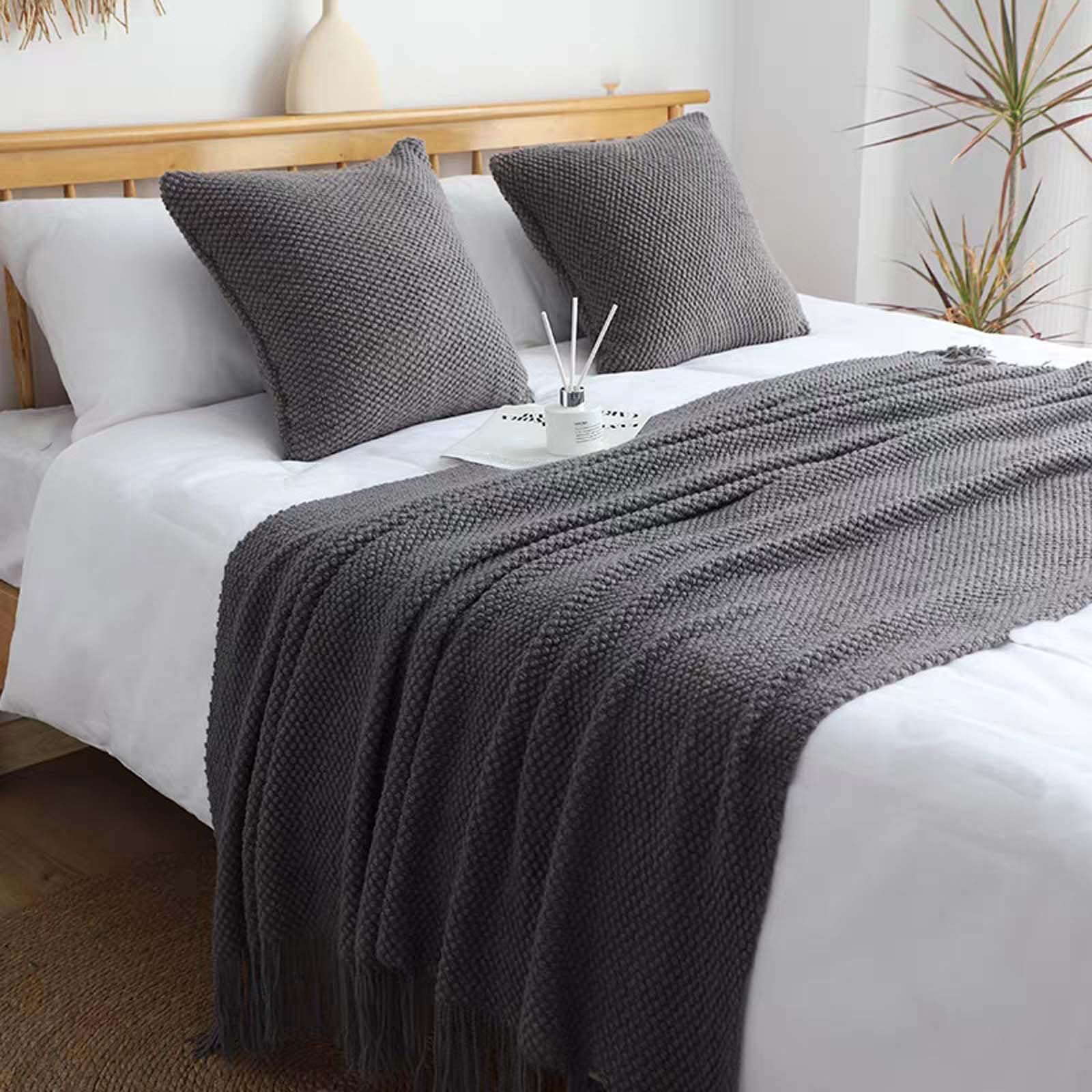 Jnkiquii Bed Runner Scarf Set Acrylic Corn Kernel Knit Tassel Foot Throw With 40 * 40cm Cushion Covers and Inserts Solid Decor for Twin Queen King Bedroom Hotel Homestay