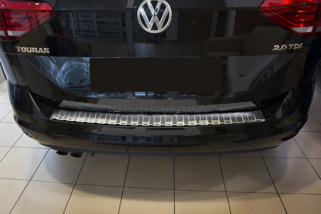 Avisa Edelstahl Heckstoßstangenschutz kompatibel mit Volkswagen Touran III 2015- inkl. R-Line 'Ribs'