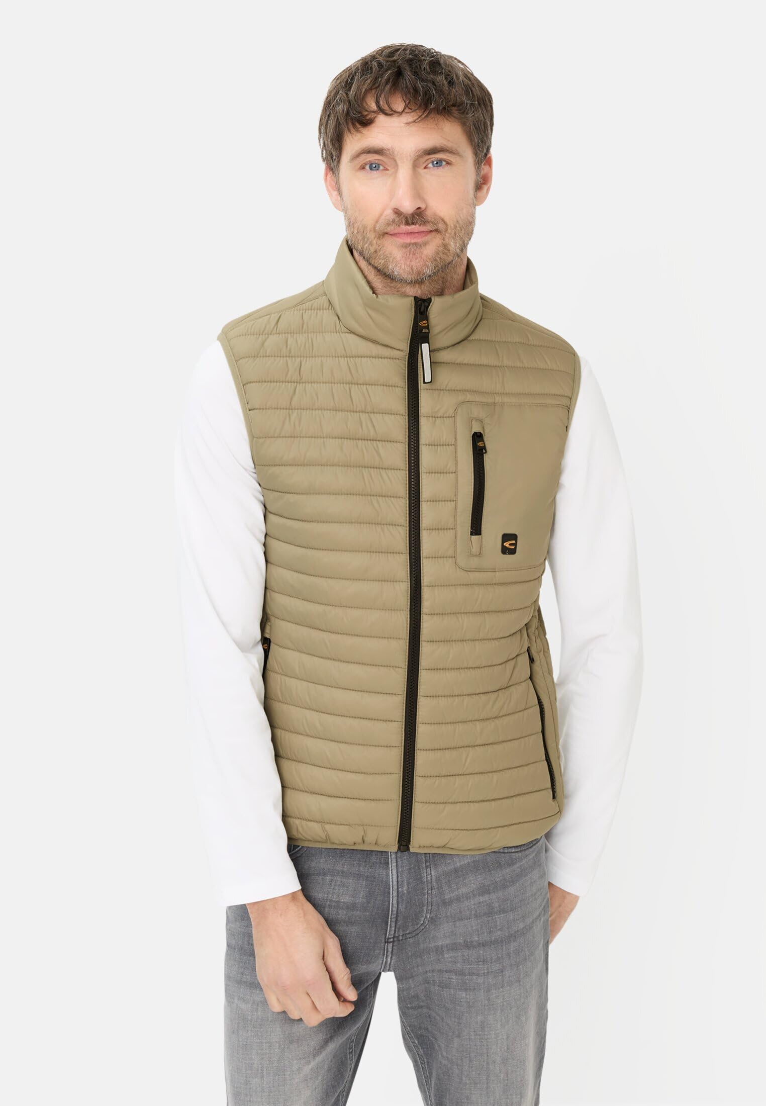 camel active Herren Weste mit Stehkragen | Outdoor Weste mit wasserabweisender Funktion und Taschen im Regular Fit für Freizeit und Alltag