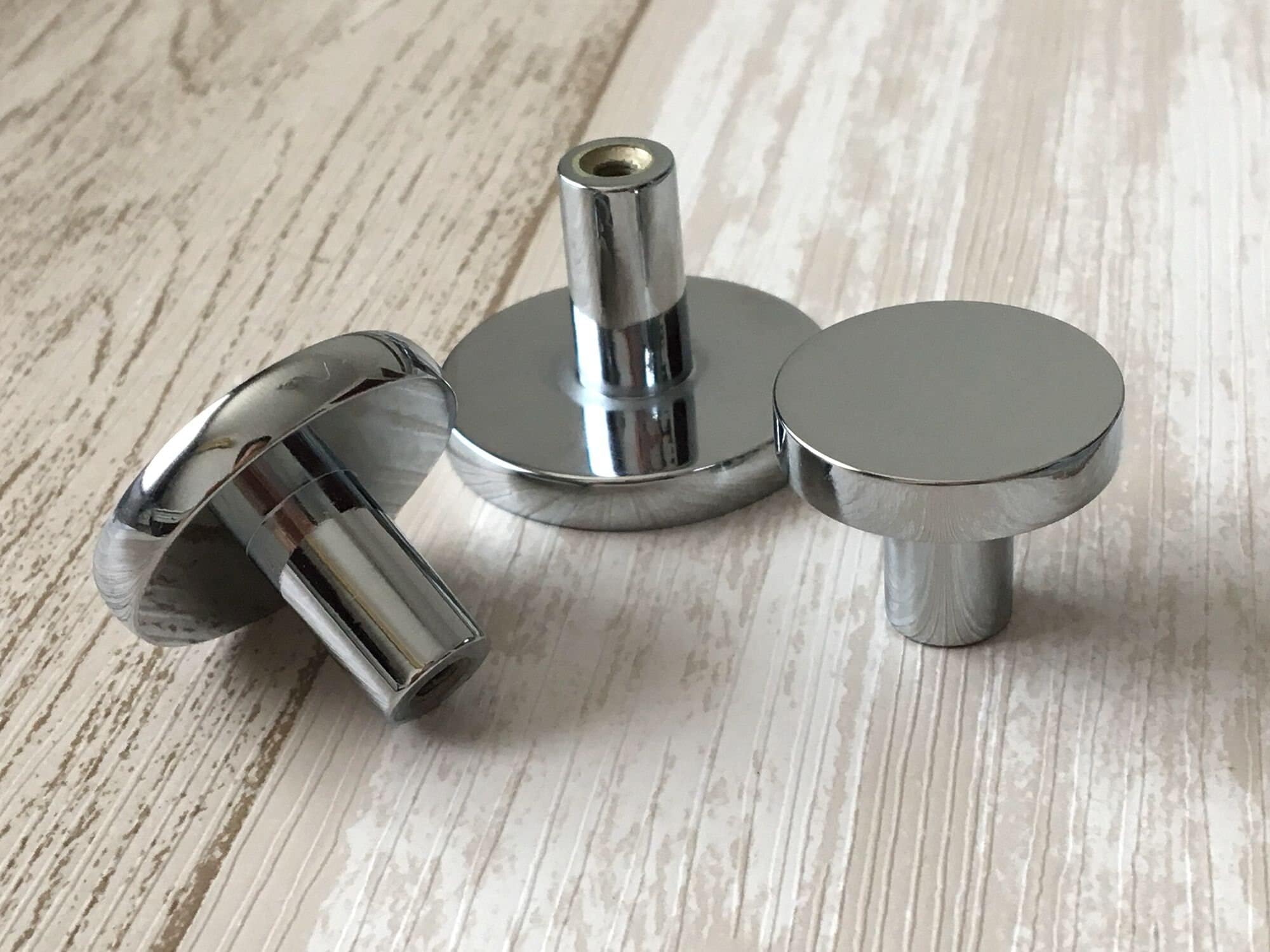 4 Pcs Shiny Silver Cabinet Door Knobs & Drawer Pulls – Polished Chrome Round Door Knobs and Handles for Kitchen Cupboard Dresser Wardrobe, 28 * 20 mm