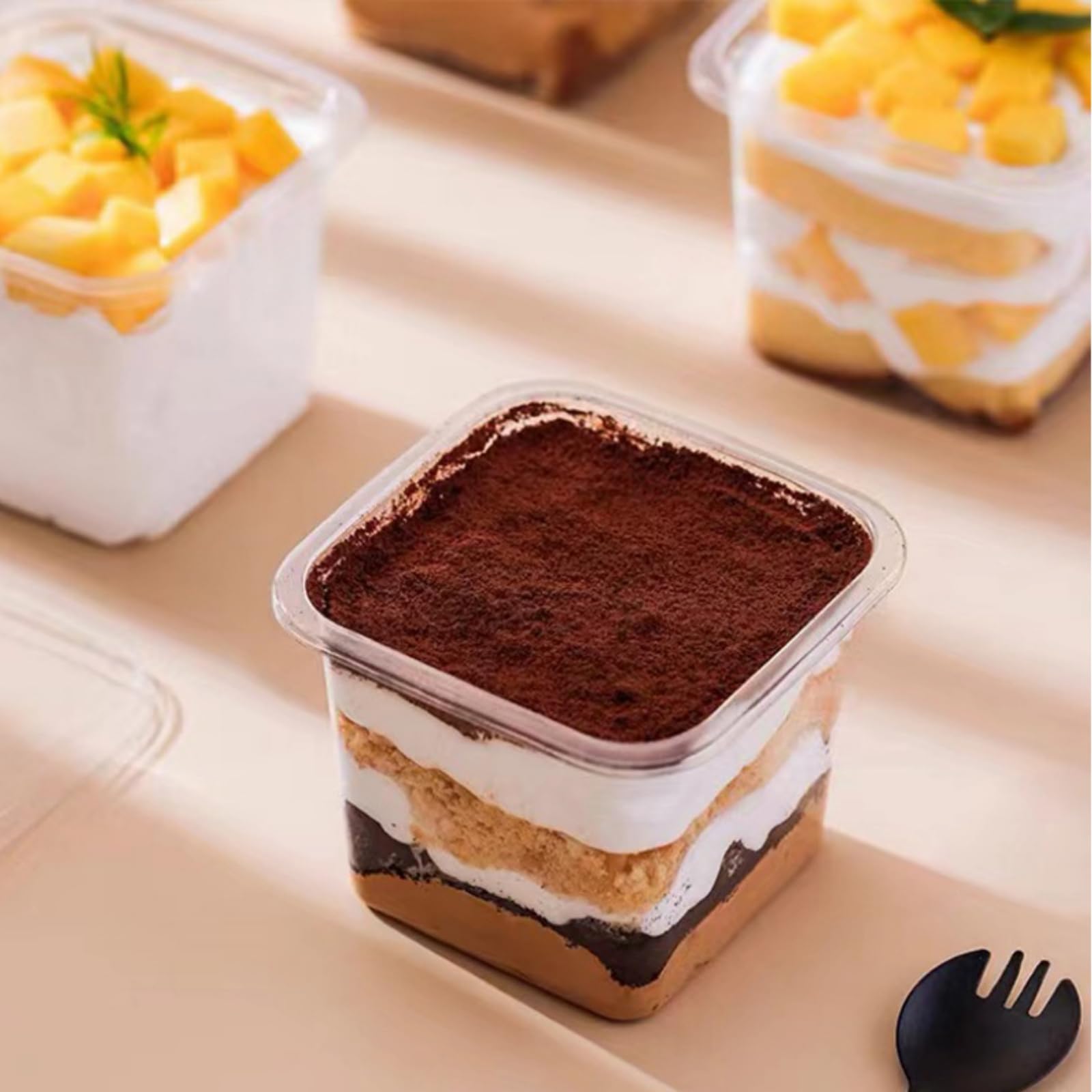 100 Pack 13 oz Square Plastic Dessert Cups, Clear Parfait Cups with Lids Spoons, Disposable Appetizer Tiramisu Container for Pudding, Fruit, Mousse, Shortcake, Yogurt