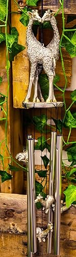 Miniatura 9 de Ebros Gift Safari Madagascar - Figura de dos jirafas abrazadas en el amor, corona superior resonante campanilla de viento con jirafas ornamentales