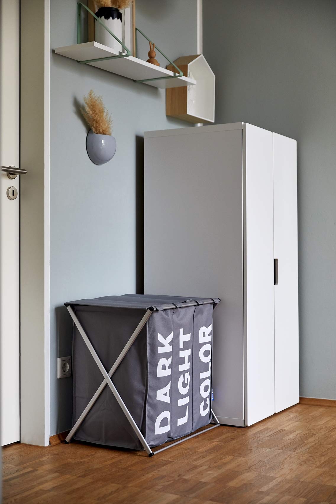 WENKO Wäschesammler Trio Top, Wäschekorb 3 Fächer mit Deckel und Tragegriffen, 118 Liter Volumen, (B x H x T): 57 x 57 x 38 cm, Grau